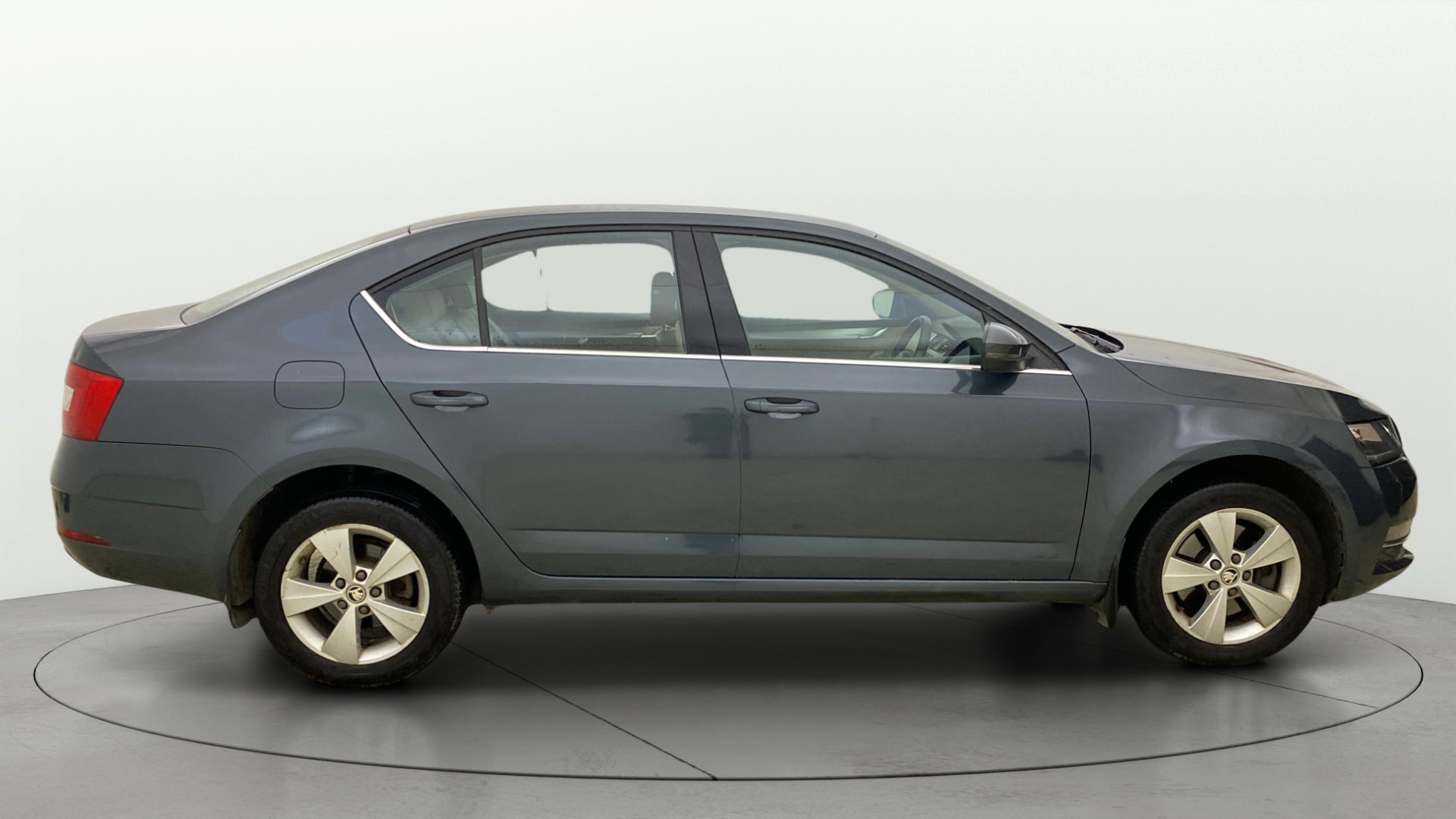 View 2018 Skoda Octavia 1.8 Style TSI AT Image 8 Used 2018 Skoda Octavia 1.8 Style TSI AT Image 8