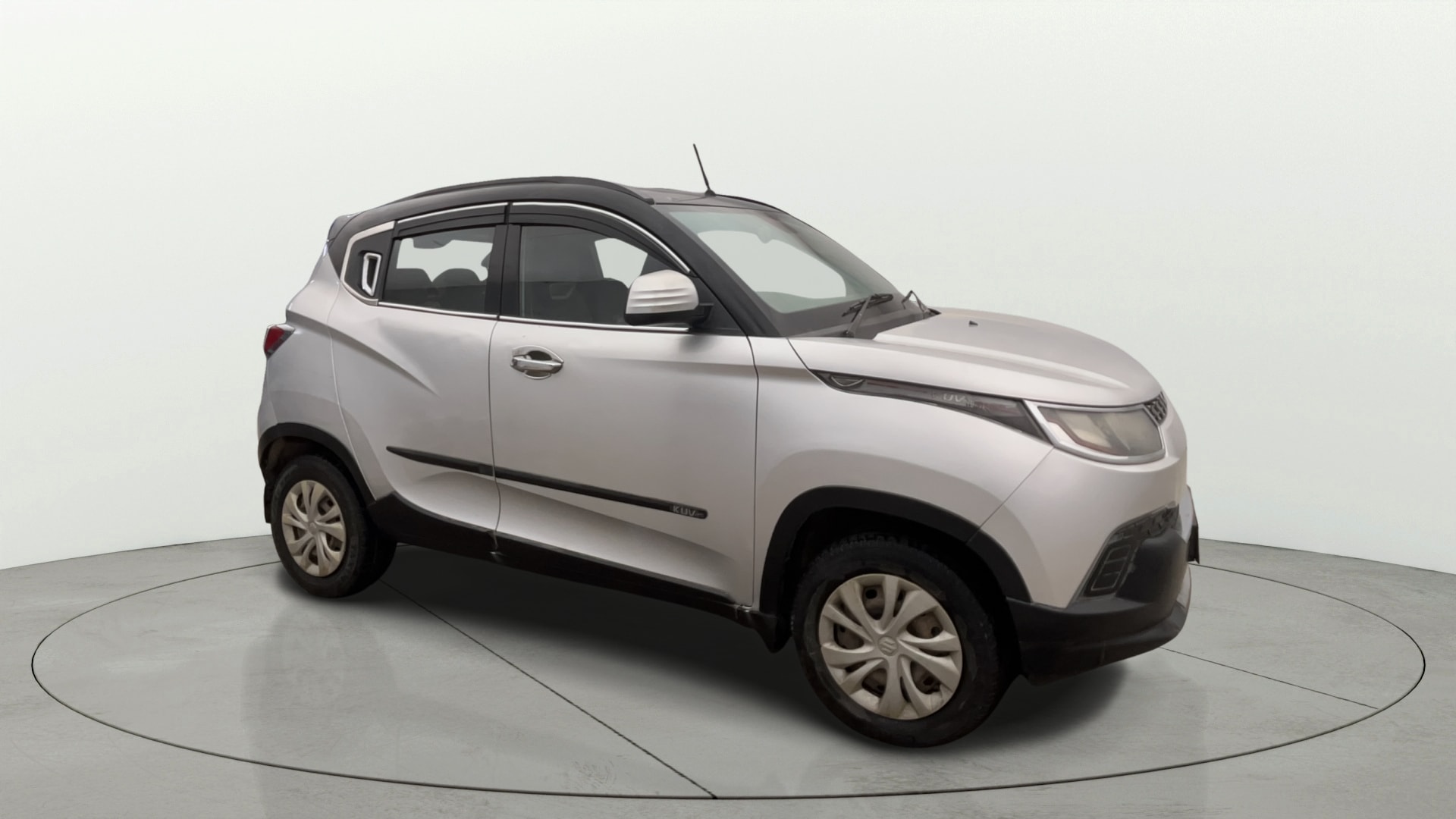 View 2016 Mahindra KUV100 K6 Plus Diesel 6 Seater BS IV Image 13 Used 2016 Mahindra KUV100 K6 Plus Diesel 6 Seater BS IV Image 13