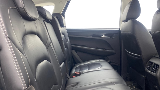View MG Hector Image 31 Used MG Hector Image 31
