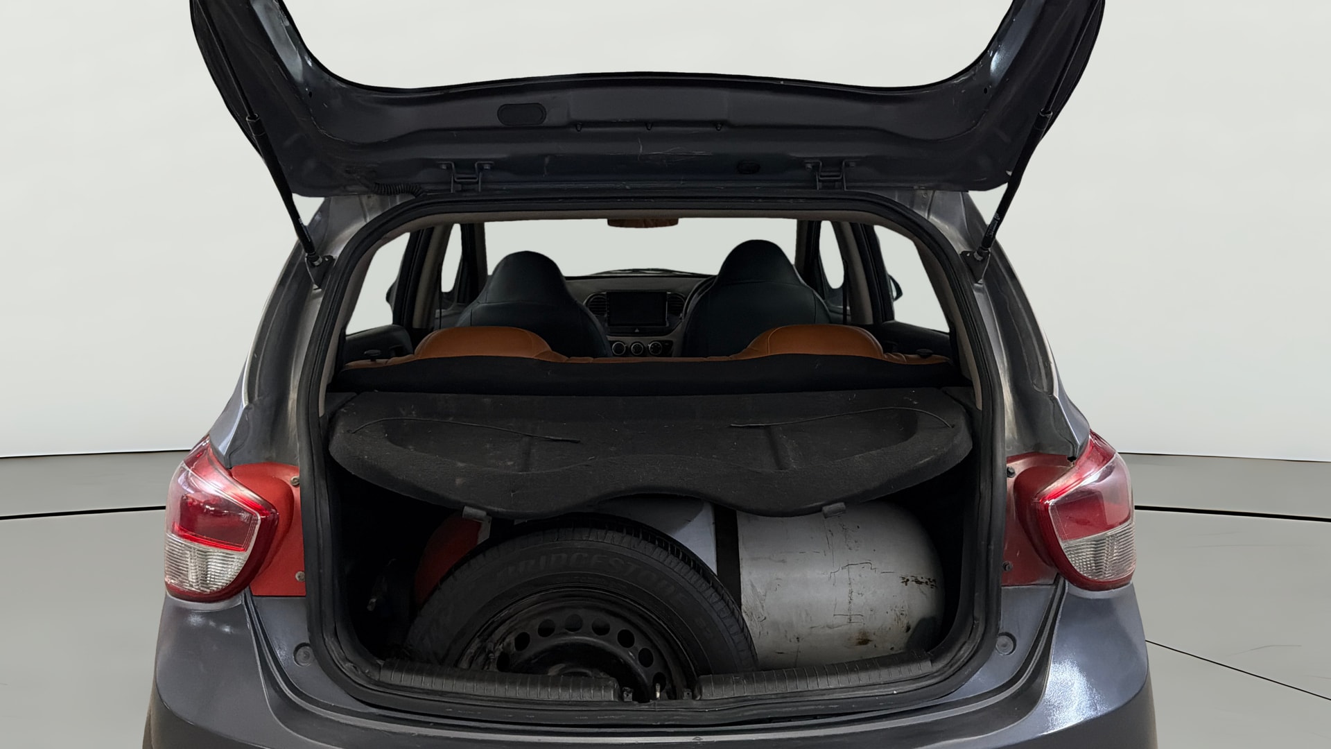 View 2014 Hyundai Grand i10 Magna 1.2 Kappa VTVT Image 36 Used 2014 Hyundai Grand i10 Magna 1.2 Kappa VTVT Image 36