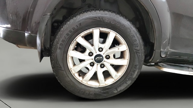 View Mahindra XUV500 Image 34 Used Mahindra XUV500 Image 34