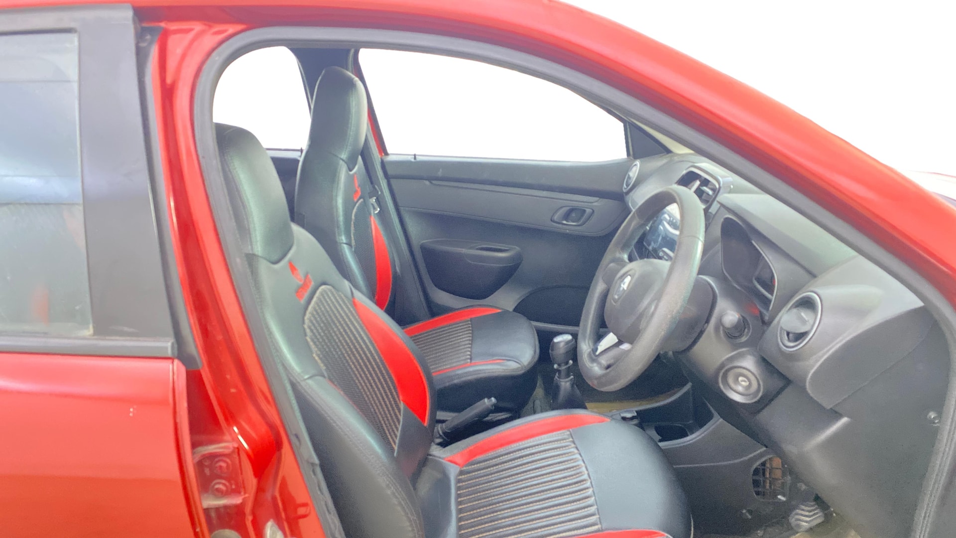 View 2018 Renault Kwid RXL Image 26 Used 2018 Renault Kwid RXL Image 26