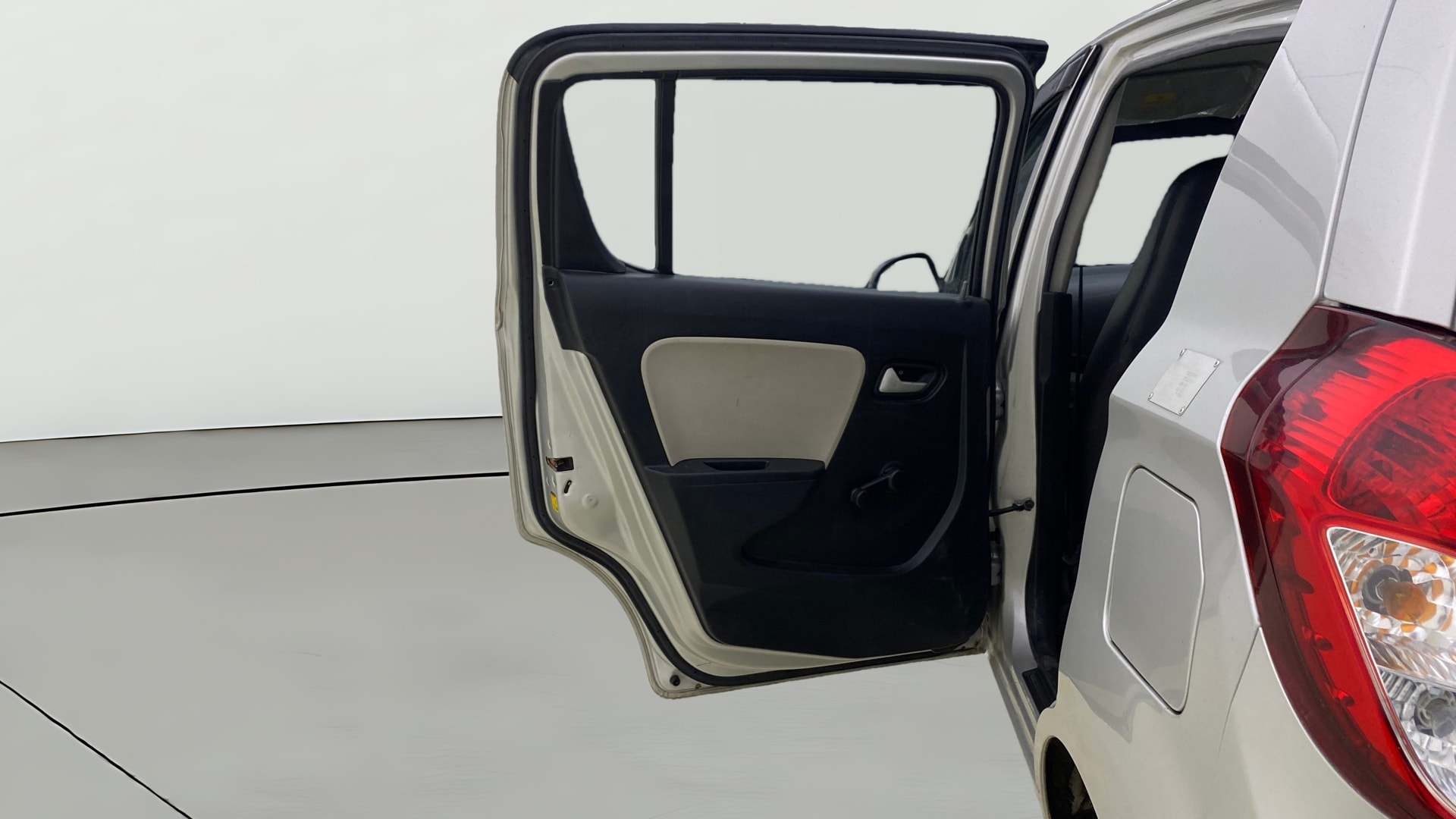 View 2021 Maruti Suzuki 1000 Base Variant Image 22 Used 2021 Maruti Suzuki 1000 Base Variant Image 22