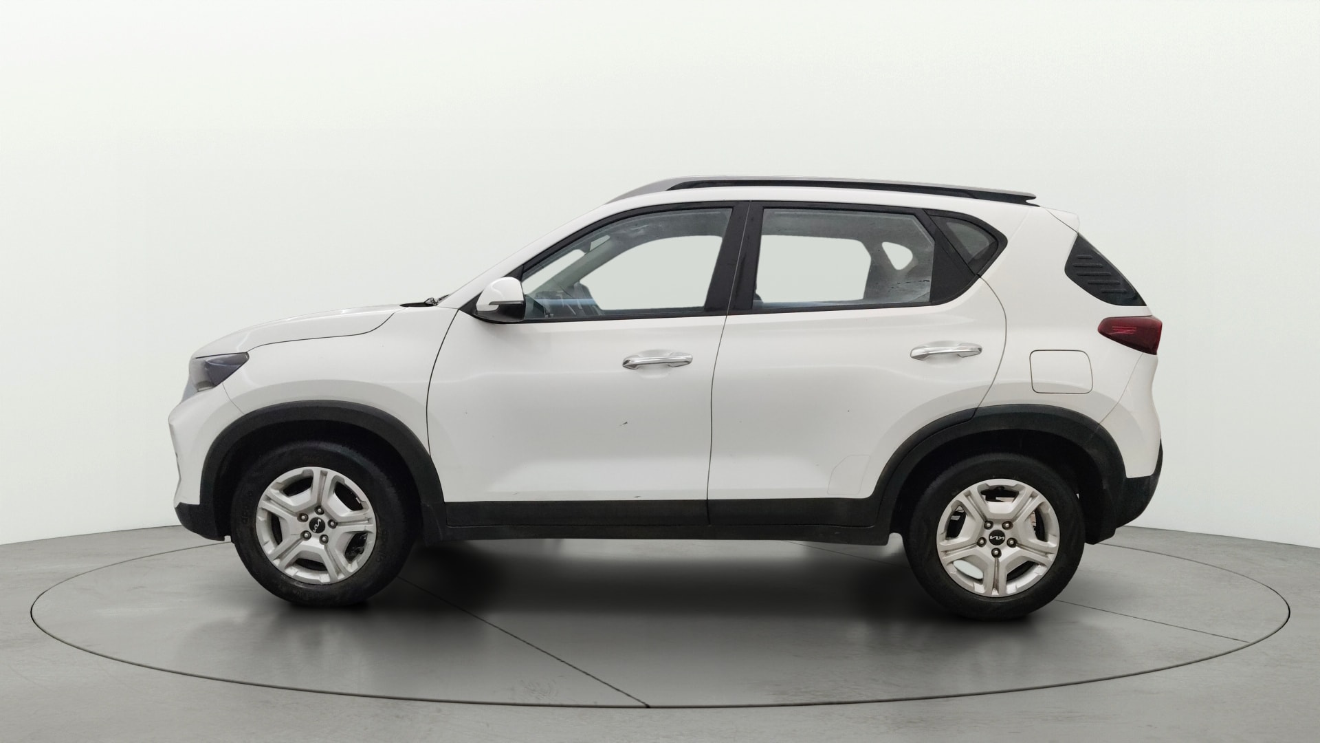 View 2023 Kia Sonet HTK Plus iMT Petrol Image 5 Used 2023 Kia Sonet HTK Plus iMT Petrol Image 5