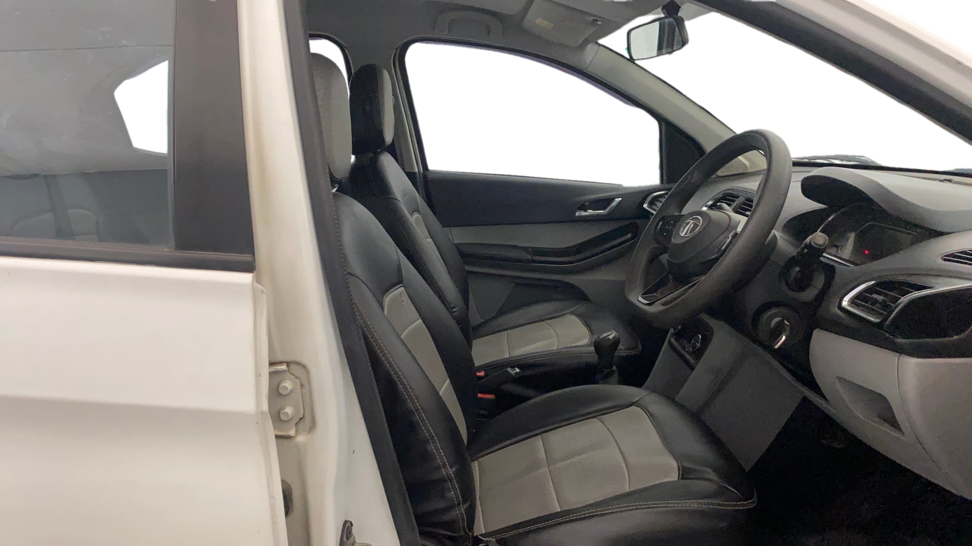 View 2020 Tata Tiago Revotorq XB Image 26 Used 2020 Tata Tiago Revotorq XB Image 26