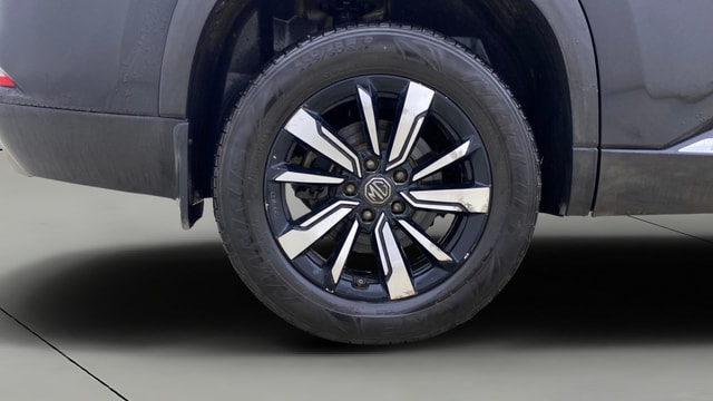 View MG Hector Plus Image 35 Used MG Hector Plus Image 35
