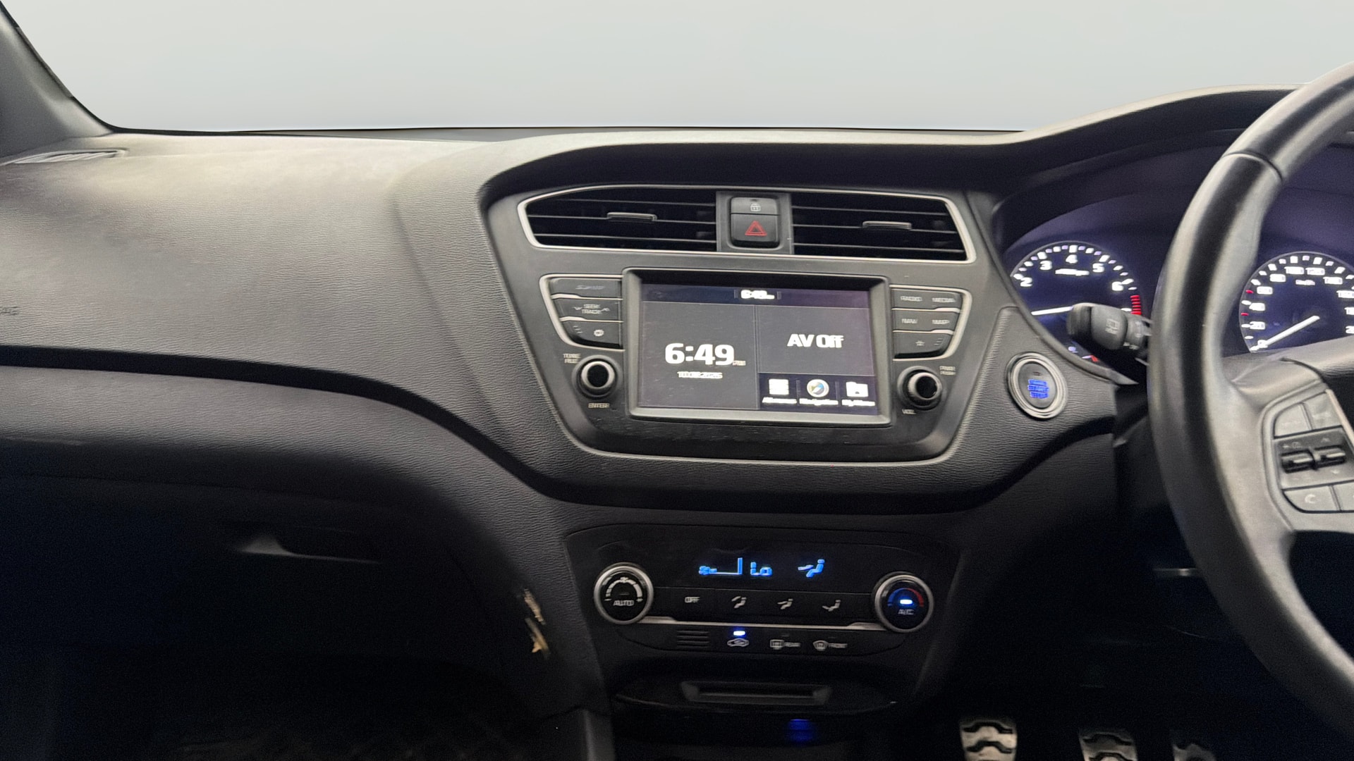View 2019 Hyundai i20 Active 1.2 SX Image 17 Used 2019 Hyundai i20 Active 1.2 SX Image 17
