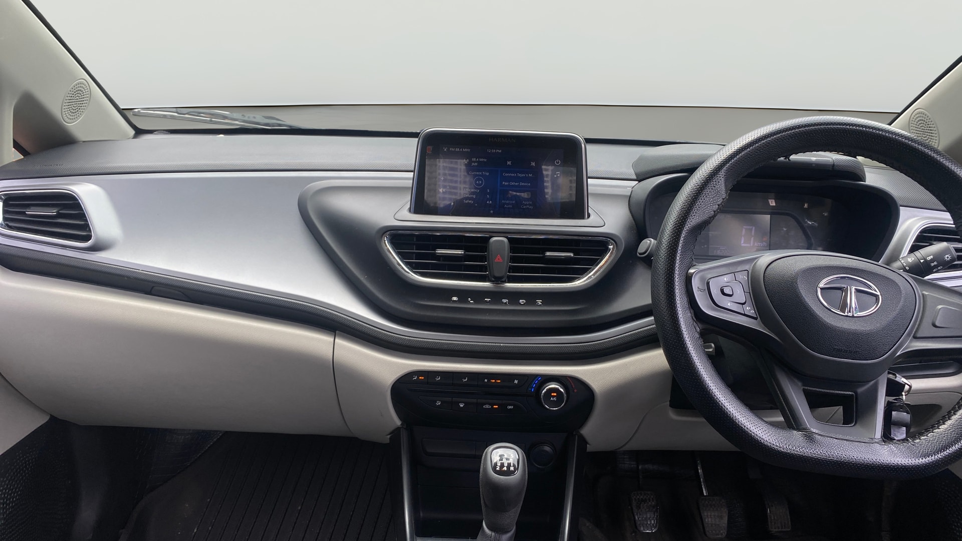 View 2023 Tata Altroz XZ Petrol Image 17 Used 2023 Tata Altroz XZ Petrol Image 17