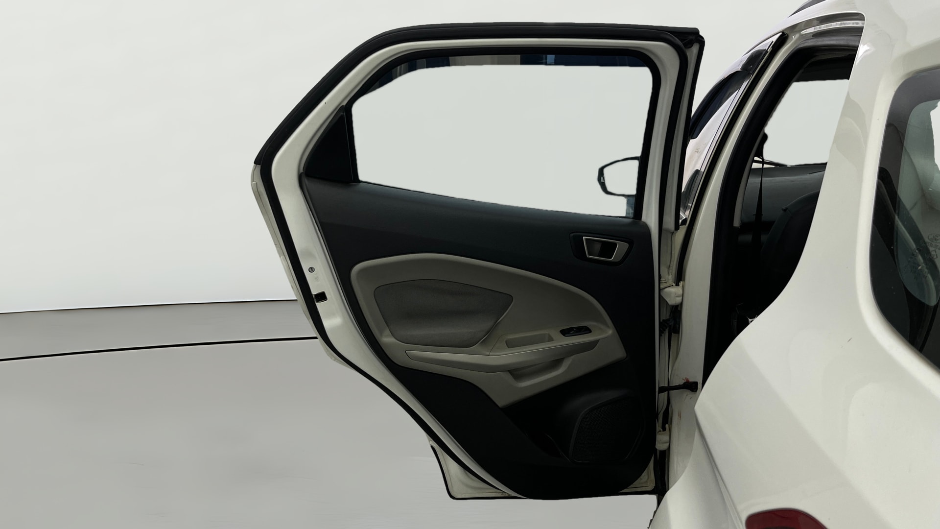 View 2016 Ford EcoSport 1.5 TDCi Diesel Ambiente BS IV Image 22 Used 2016 Ford EcoSport 1.5 TDCi Diesel Ambiente BS IV Image 22