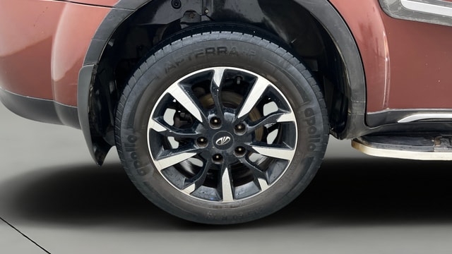 View Mahindra XUV500 Image 35 Used Mahindra XUV500 Image 35