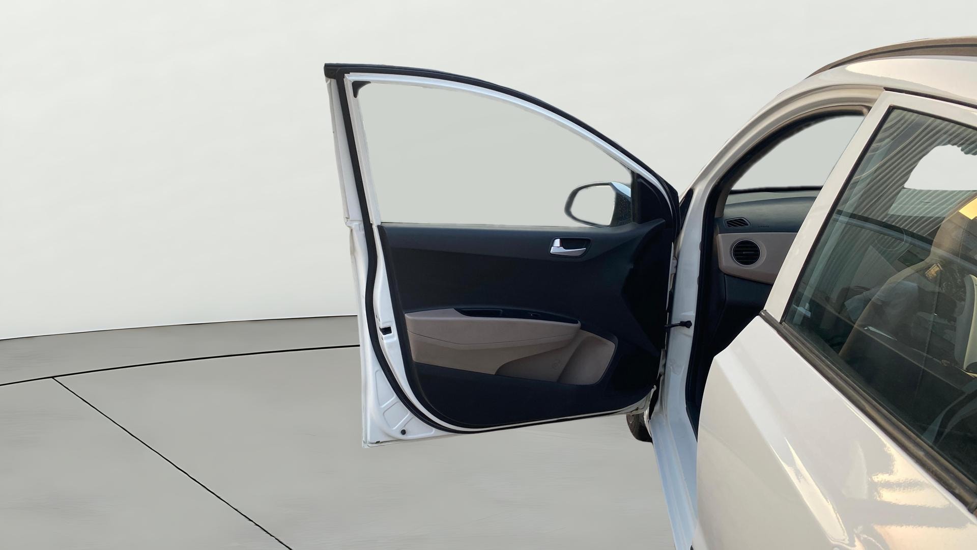 View 2018 Hyundai Grand i10 Sportz 1.2 Kappa Image 30 Used 2018 Hyundai Grand i10 Sportz 1.2 Kappa Image 30