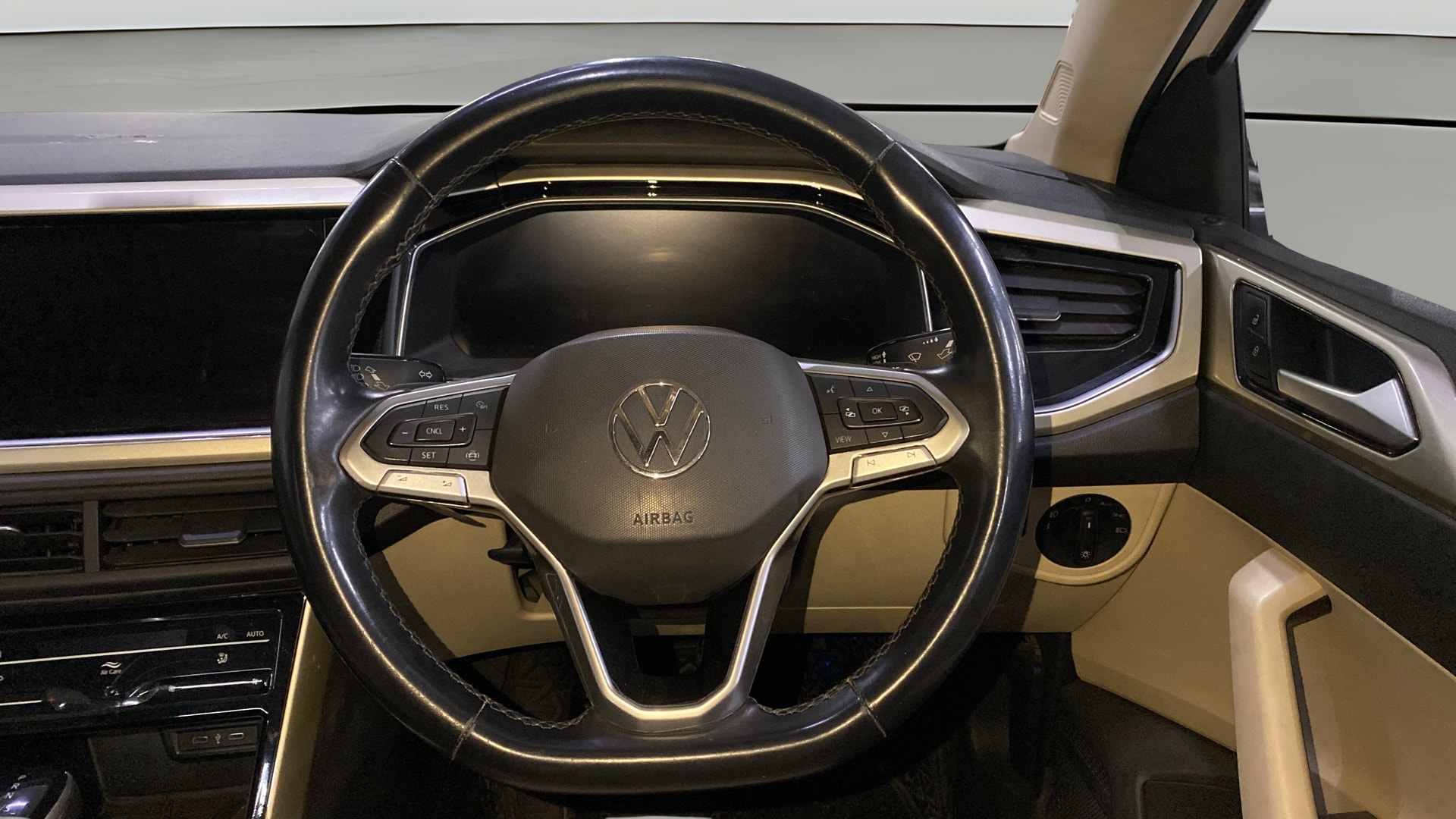 View 2023 Volkswagen Virtus Topline 1.0 TSI MT Image 13 Used 2023 Volkswagen Virtus Topline 1.0 TSI MT Image 13
