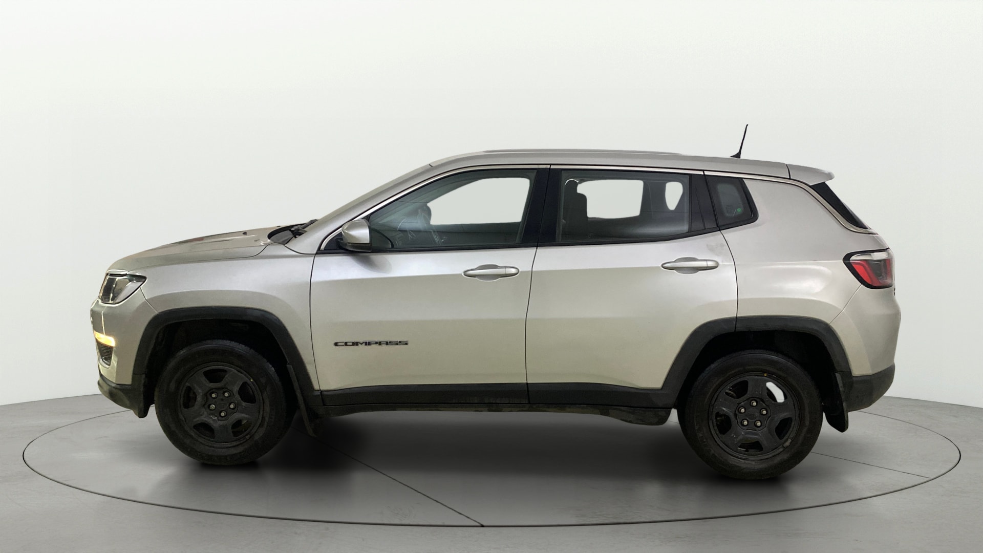 View 2018 Jeep Compass Sport 1.4 Multi AIR Petrol BS IV Image 5 Used 2018 Jeep Compass Sport 1.4 Multi AIR Petrol BS IV Image 5