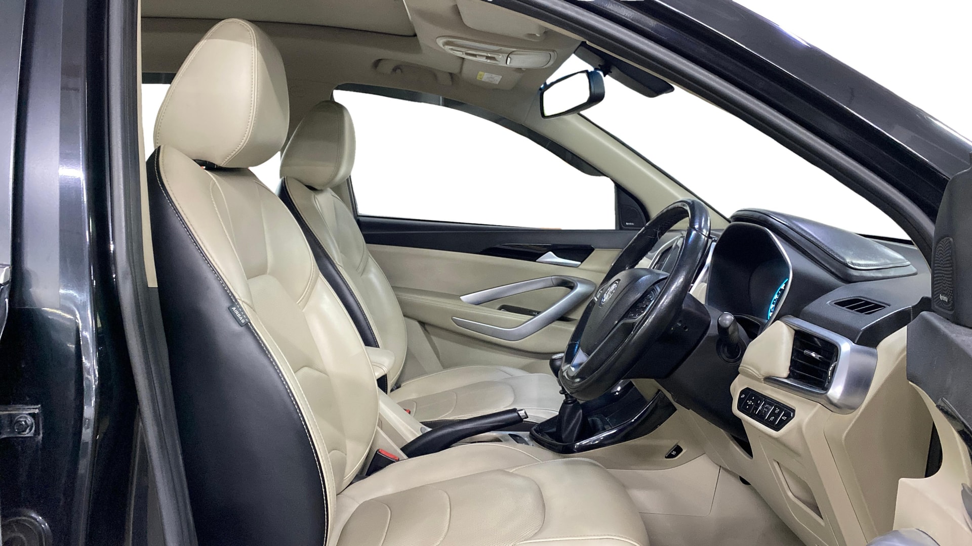 View 2021 MG Hector Sharp Diesel Image 18 Used 2021 MG Hector Sharp Diesel Image 18