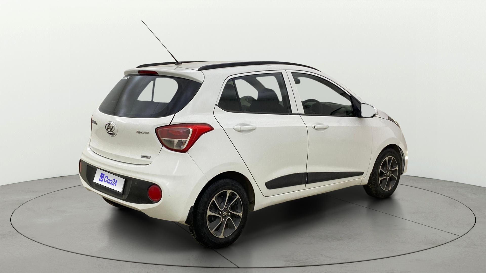 View 2017 Hyundai Grand i10 1.2 Sportz AT Petrol Image 42 Used 2017 Hyundai Grand i10 1.2 Sportz AT Petrol Image 42