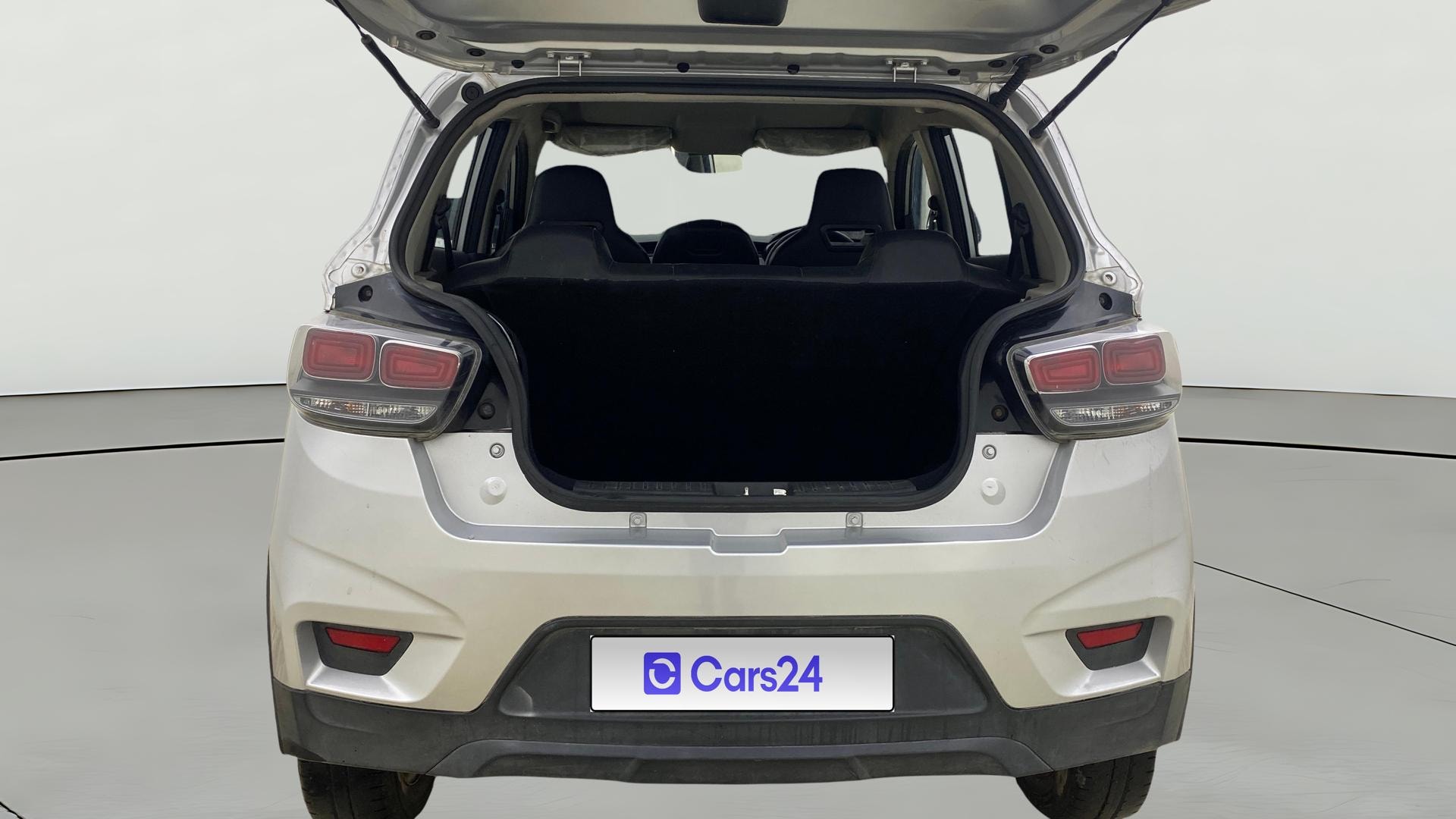 View 2018 Mahindra KUV100 K2 Petrol BS IV Image 36 Used 2018 Mahindra KUV100 K2 Petrol BS IV Image 36