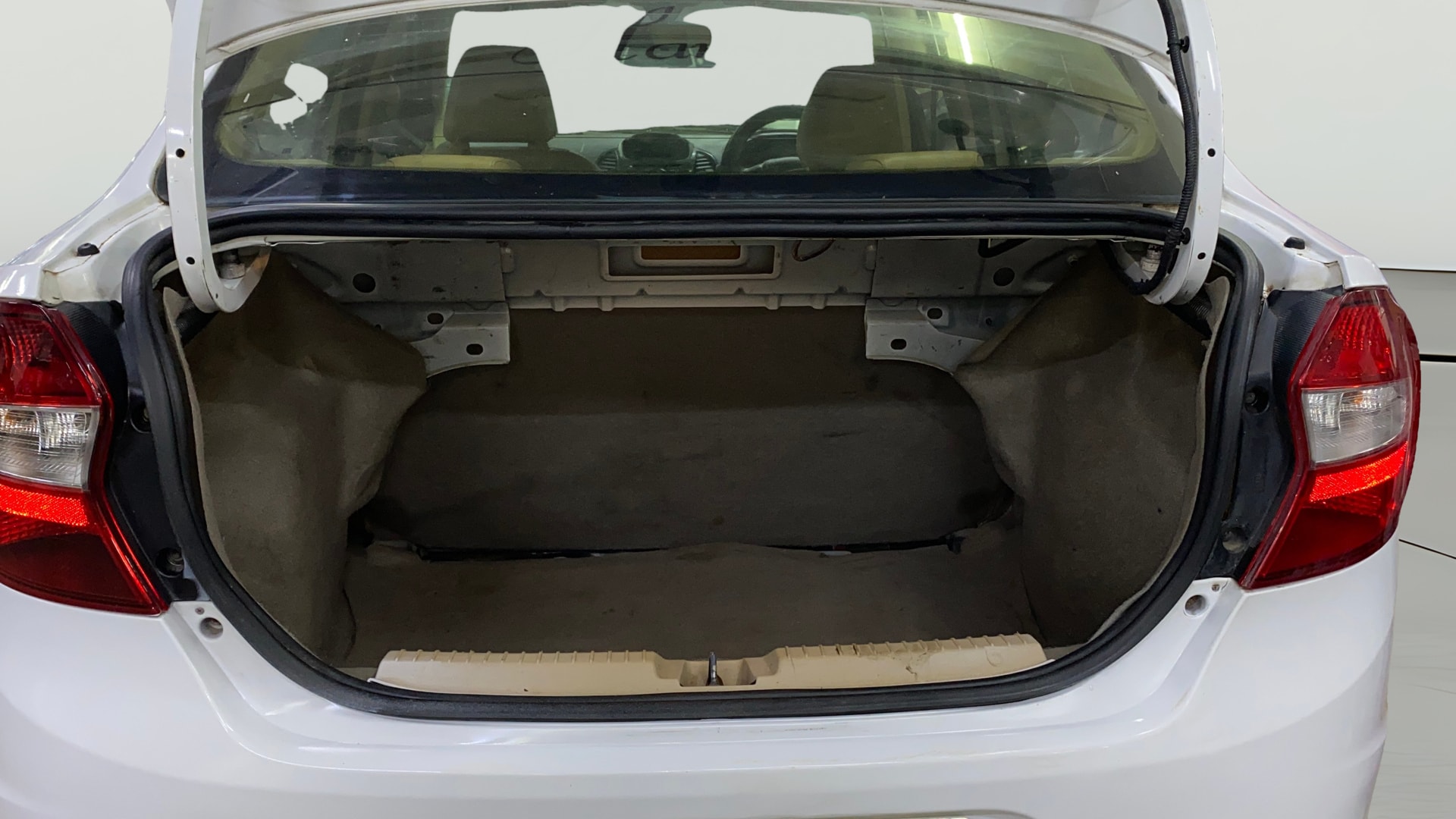 View 2016 Ford Figo Aspire 1.2P Ambiente MT BS IV Image 36 Used 2016 Ford Figo Aspire 1.2P Ambiente MT BS IV Image 36