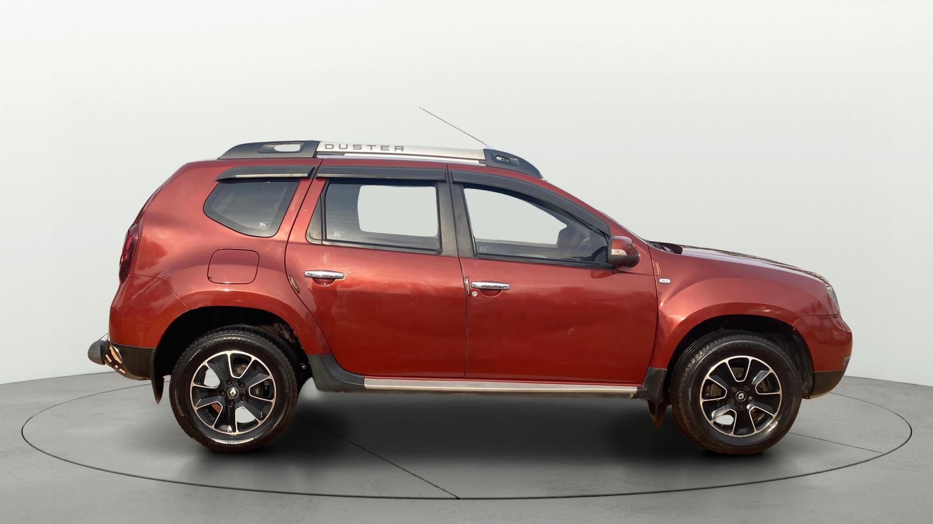 View 2017 Renault Duster Diesel 110PS RXZ AMT Image 8 Used 2017 Renault Duster Diesel 110PS RXZ AMT Image 8