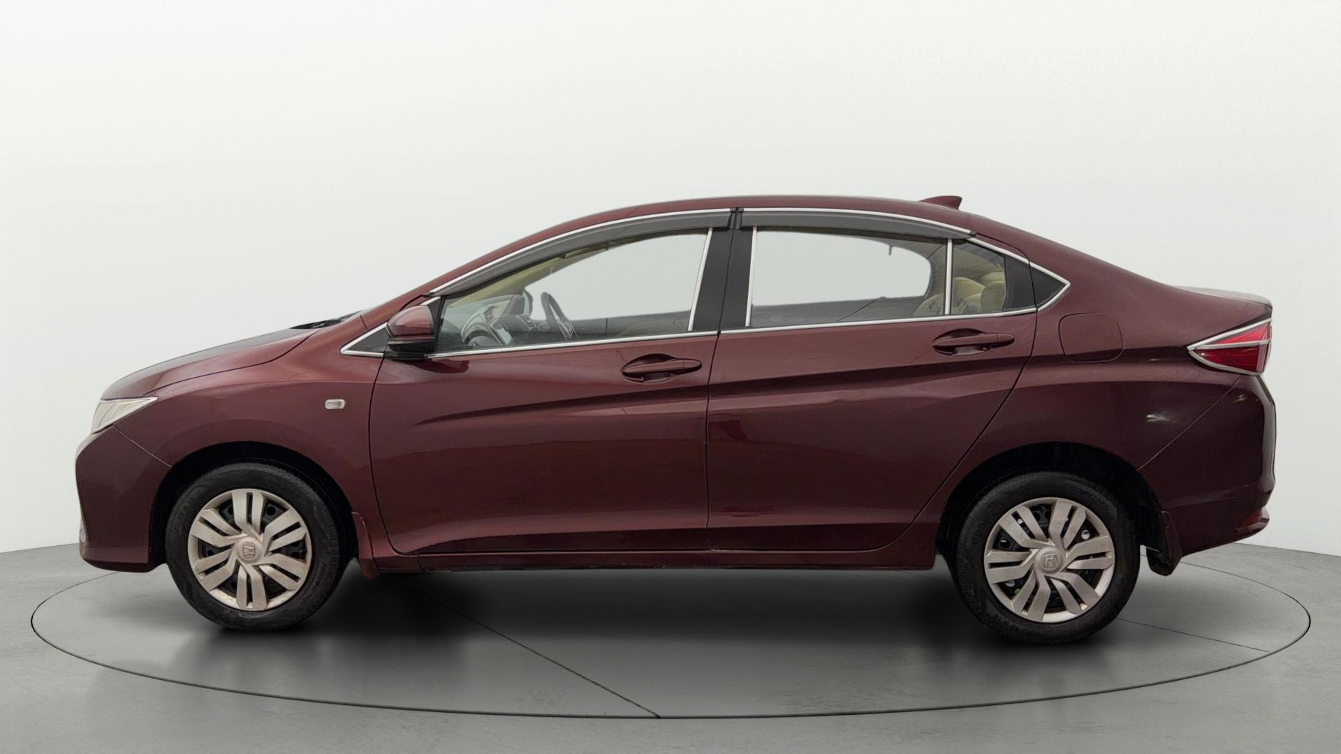 View 2016 Honda City ZX MT Diesel Anniversary Edition Image 6 Used 2016 Honda City ZX MT Diesel Anniversary Edition Image 6