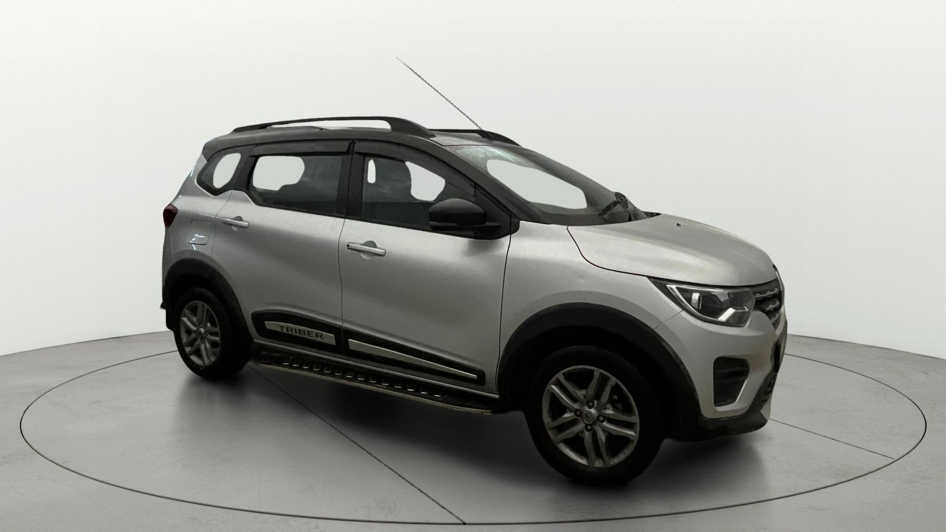 View 2025 Renault Triber RXT Image 23 Used 2025 Renault Triber RXT Image 23