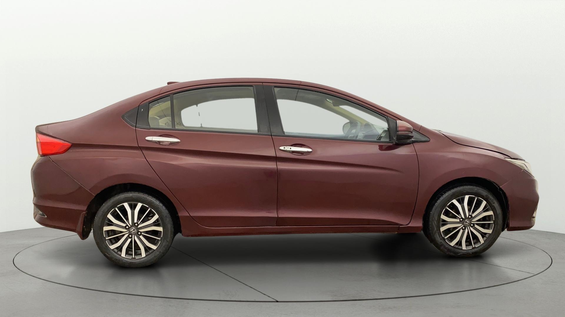 View 2018 Honda City ZX MT Diesel Anniversary Edition Image 27 Used 2018 Honda City ZX MT Diesel Anniversary Edition Image 27