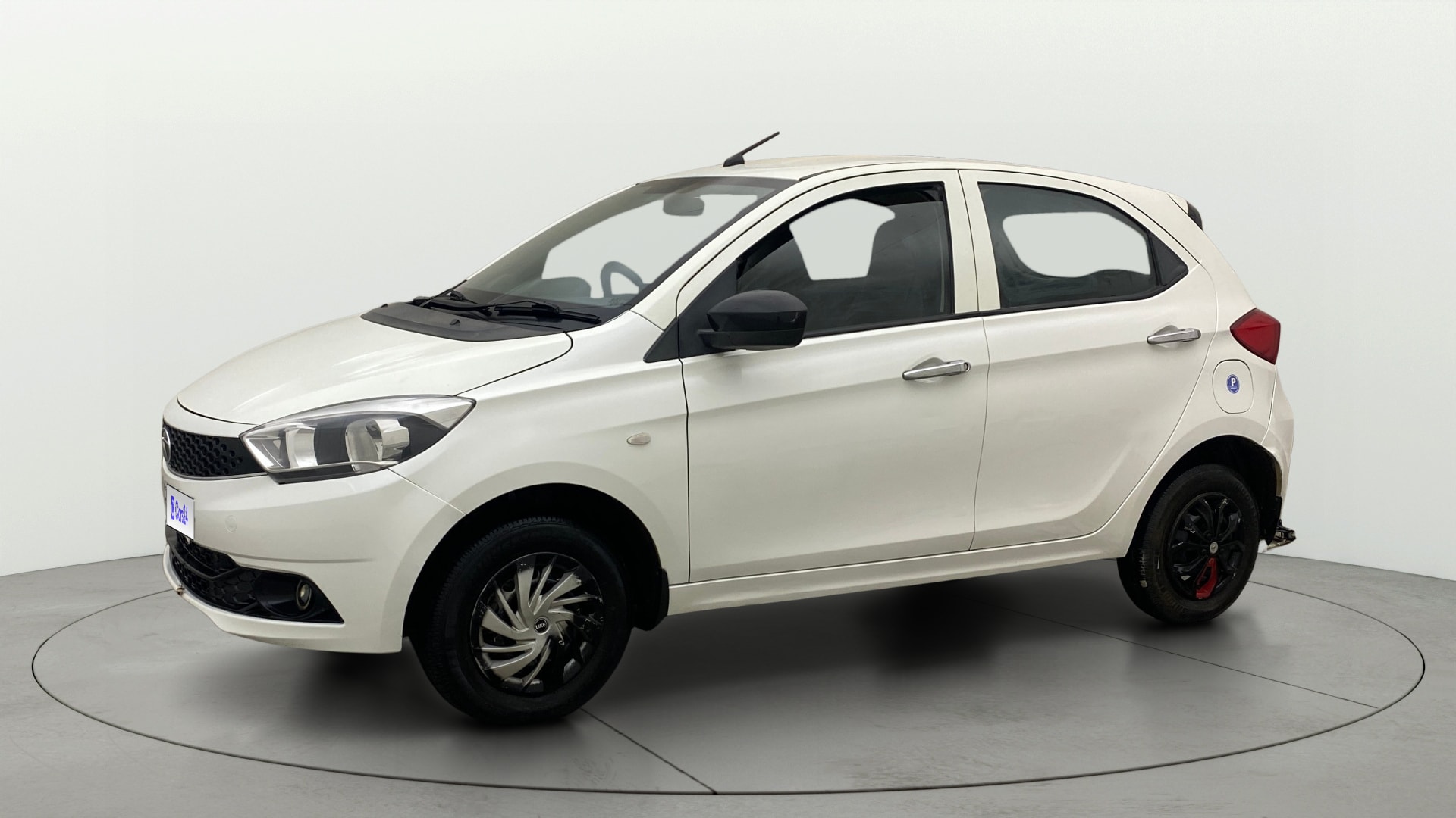 View 2019 Tata Tigor XE Diesel Image 34 Used 2019 Tata Tigor XE Diesel Image 34