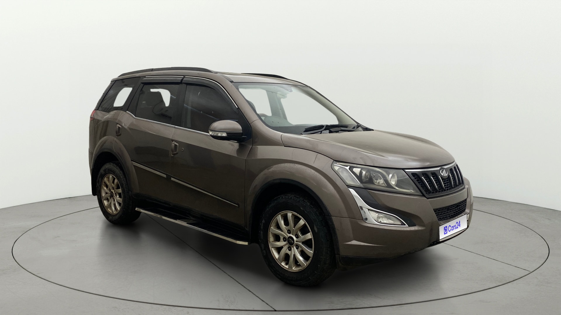 View 2018 Mahindra XUV500 W10 FWD AT Image 24 Used 2018 Mahindra XUV500 W10 FWD AT Image 24