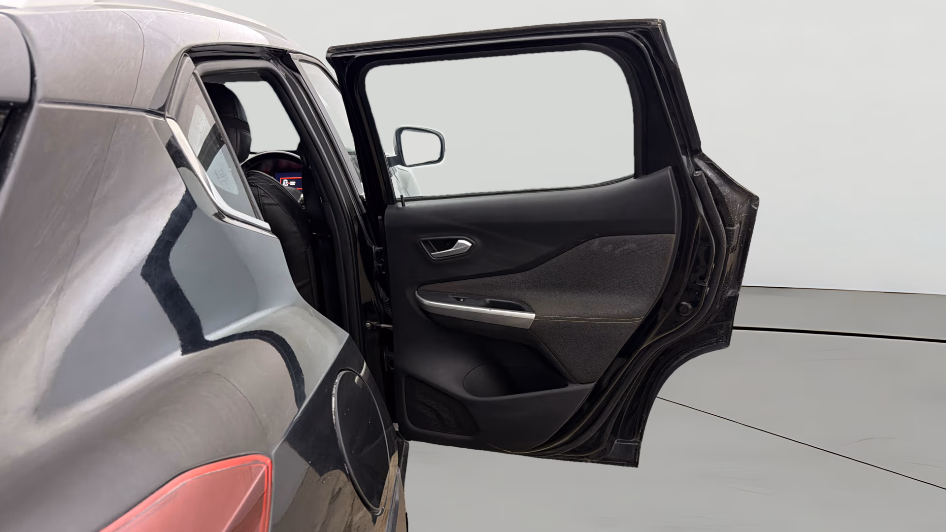 View 2022 Nissan Magnite Turbo XV Premium CVT Image 7 Used 2022 Nissan Magnite Turbo XV Premium CVT Image 7