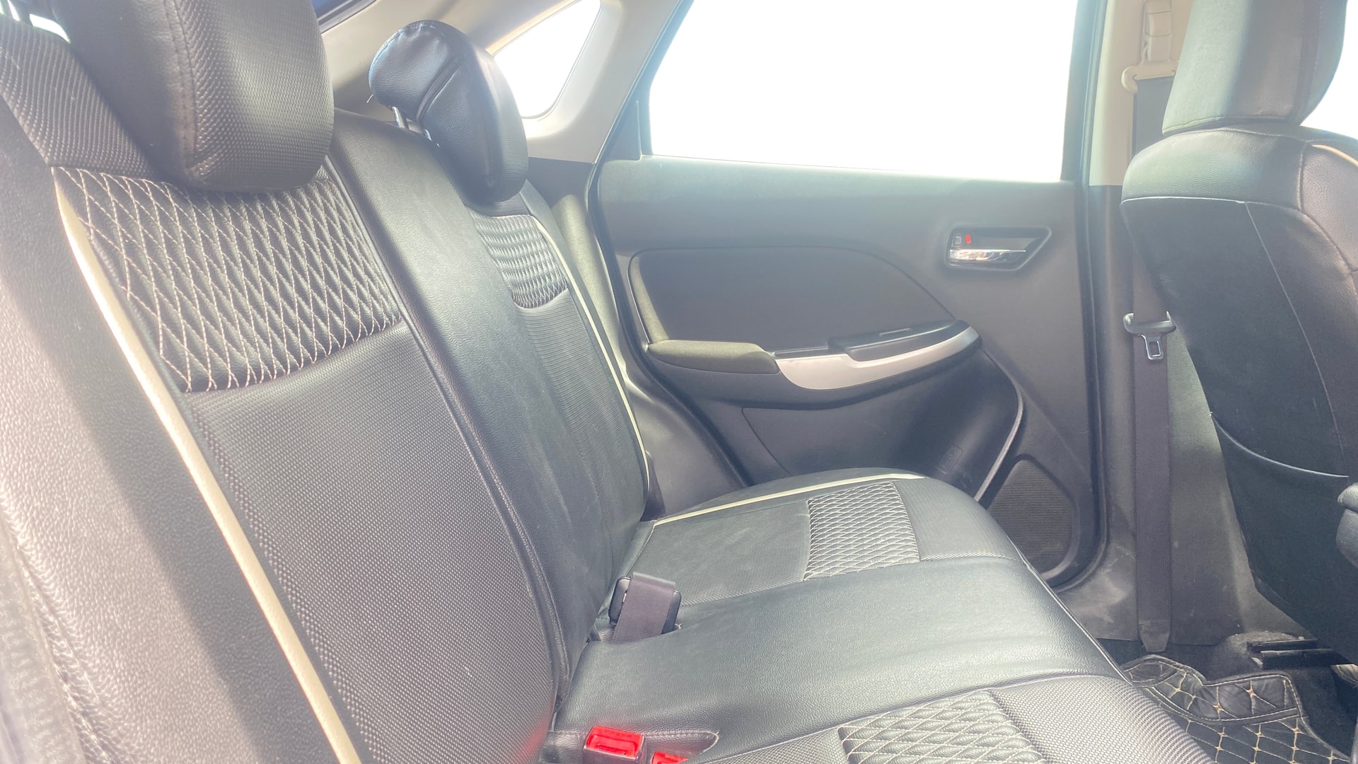 View 2017 Maruti Suzuki 1000 Base Variant Image 29 Used 2017 Maruti Suzuki 1000 Base Variant Image 29
