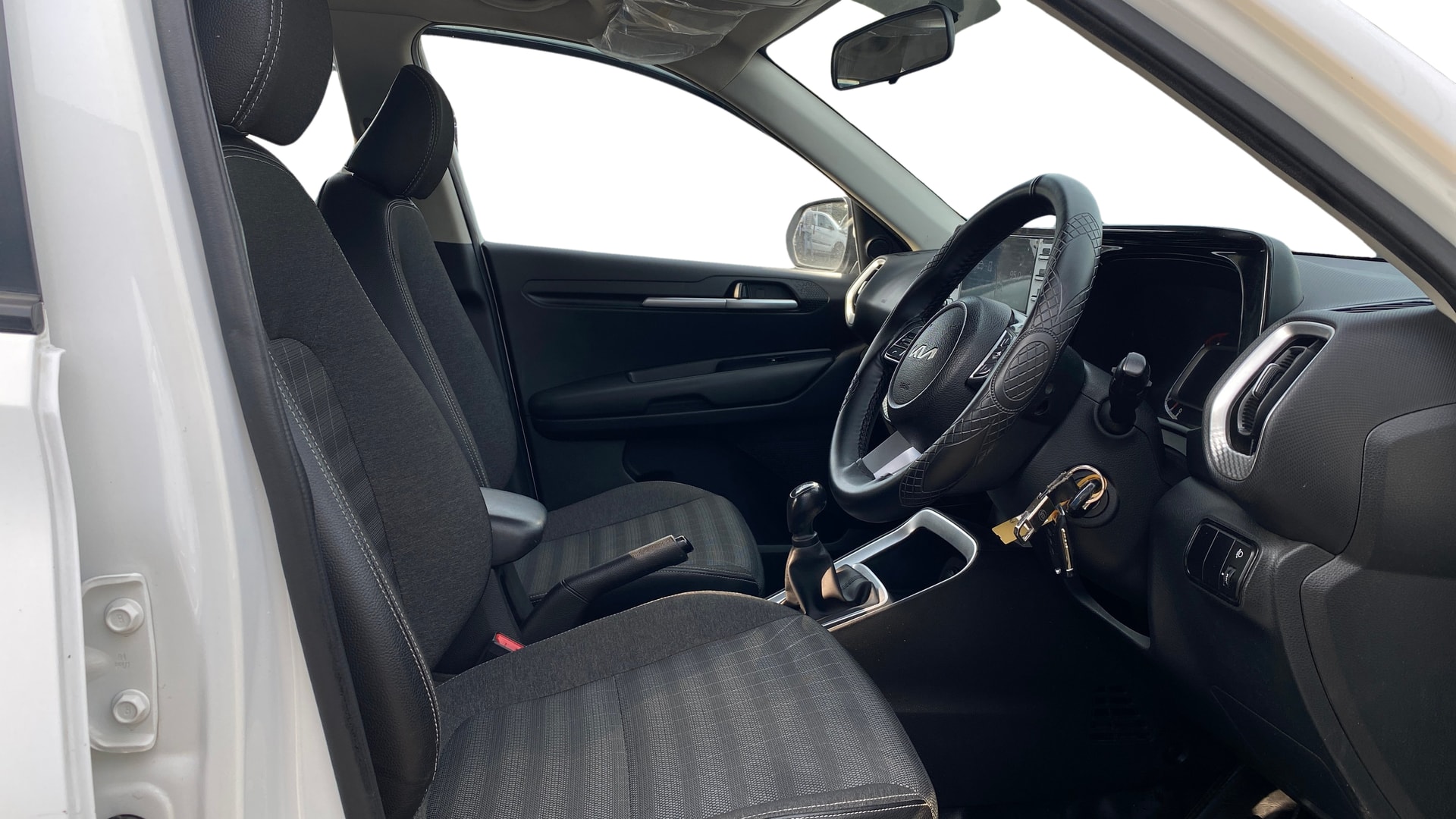 View 2021 Kia Sonet HTK Plus Petrol Image 27 Used 2021 Kia Sonet HTK Plus Petrol Image 27