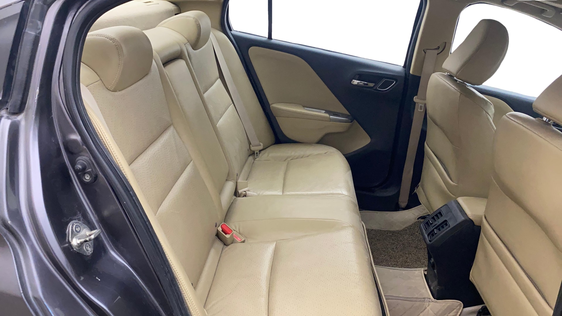 View 2017 Honda City ZX MT Diesel Anniversary Edition Image 31 Used 2017 Honda City ZX MT Diesel Anniversary Edition Image 31