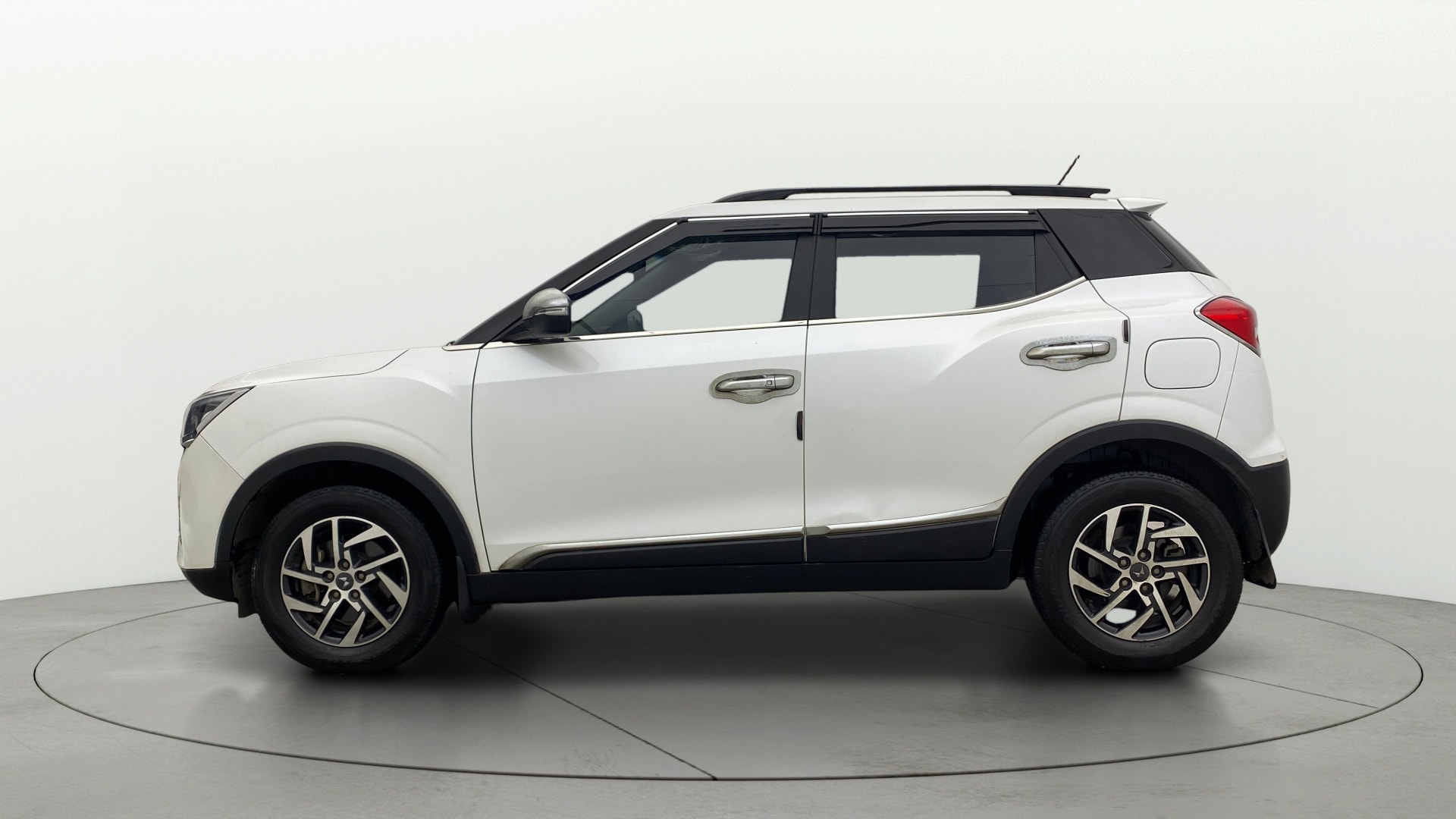 Used 2024 Mahindra XUV300 Used 2024 Mahindra XUV300
