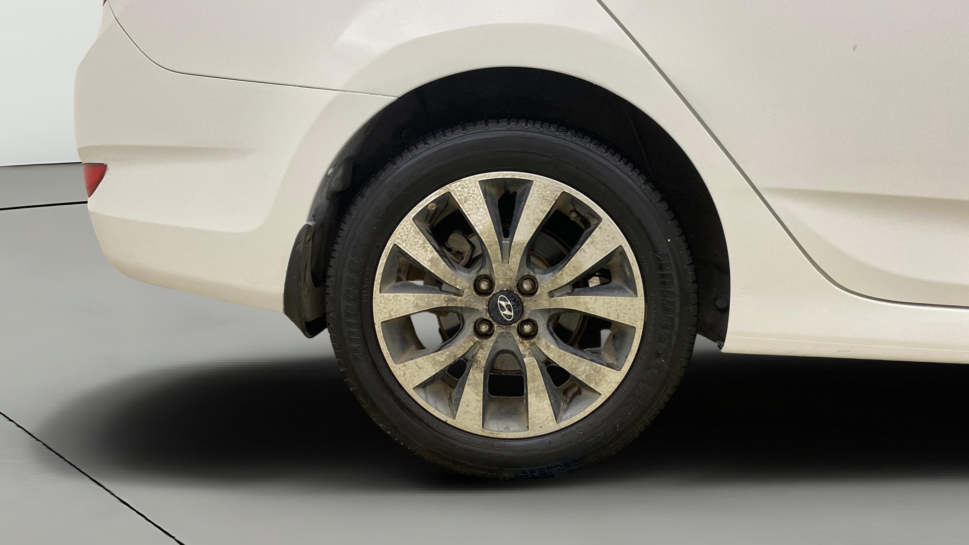 View 2014 Hyundai Fluidic Verna 1.6 VTVT SX Image 24 Used 2014 Hyundai Fluidic Verna 1.6 VTVT SX Image 24