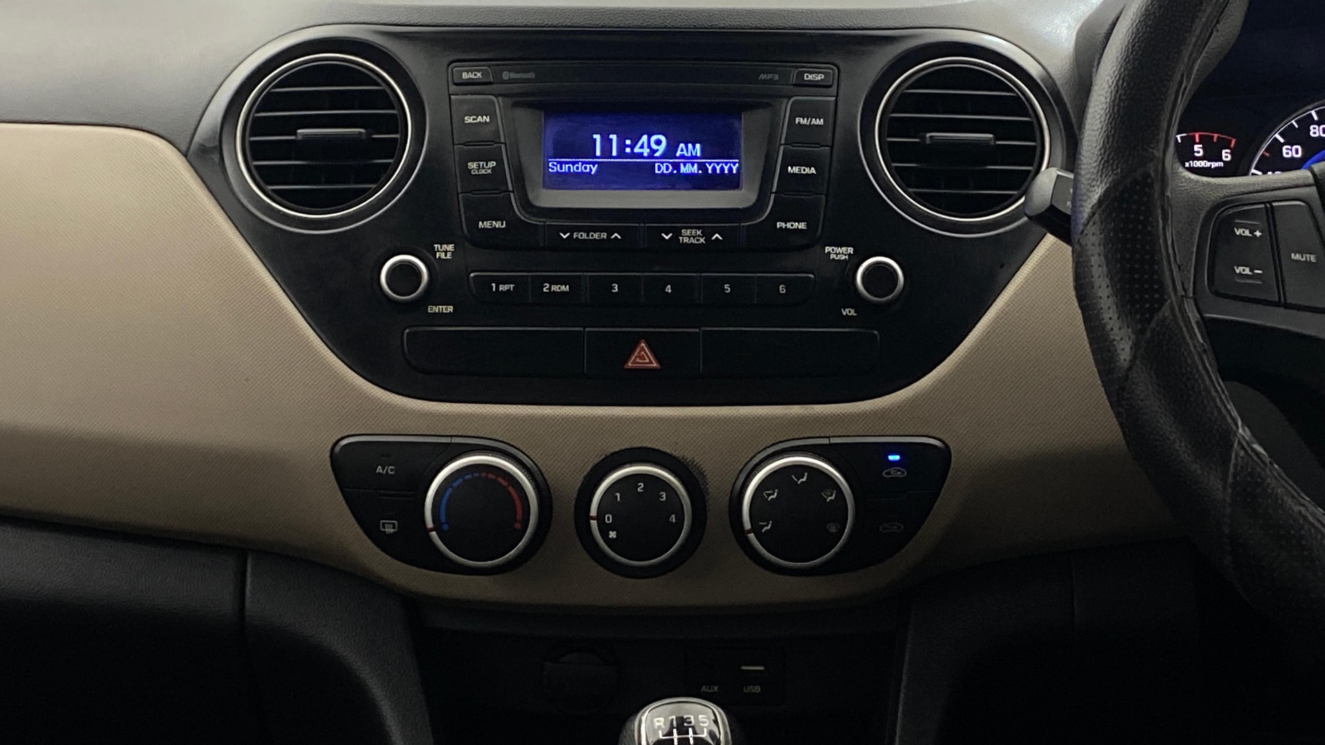 View 2016 Hyundai Grand i10 1.1 Sportz Diesel Image 17 Used 2016 Hyundai Grand i10 1.1 Sportz Diesel Image 17