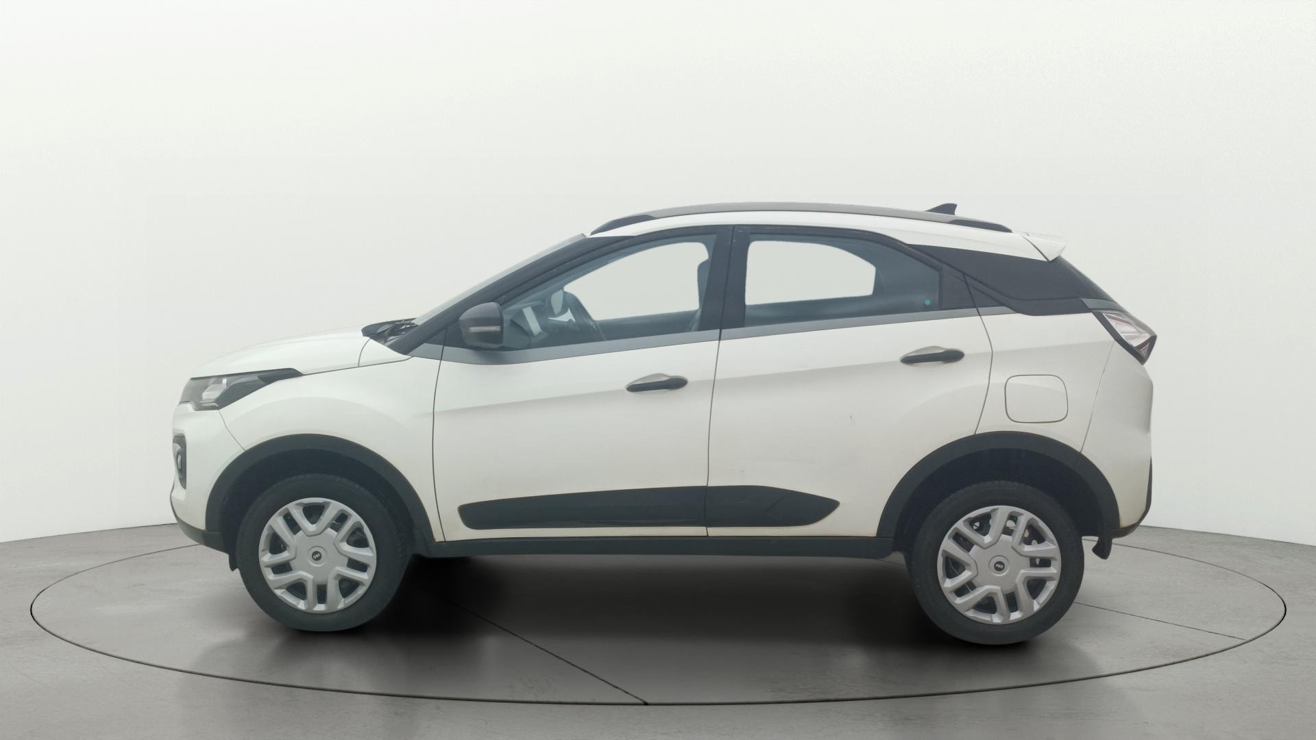 View 2020 Tata Nexon Revotron XM Image 5 Used 2020 Tata Nexon Revotron XM Image 5