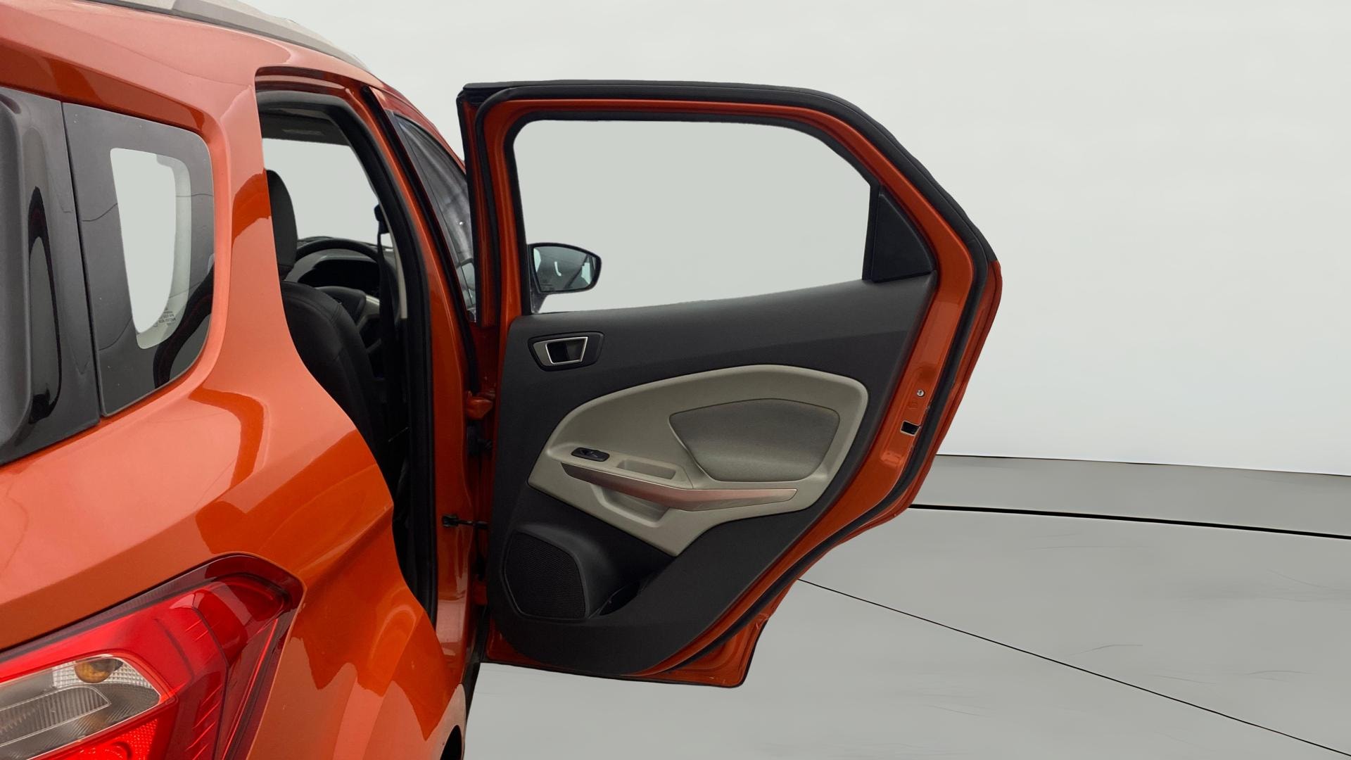 View 2015 Ford EcoSport Trend+ 1.0L EcoBoost Image 7 Used 2015 Ford EcoSport Trend+ 1.0L EcoBoost Image 7
