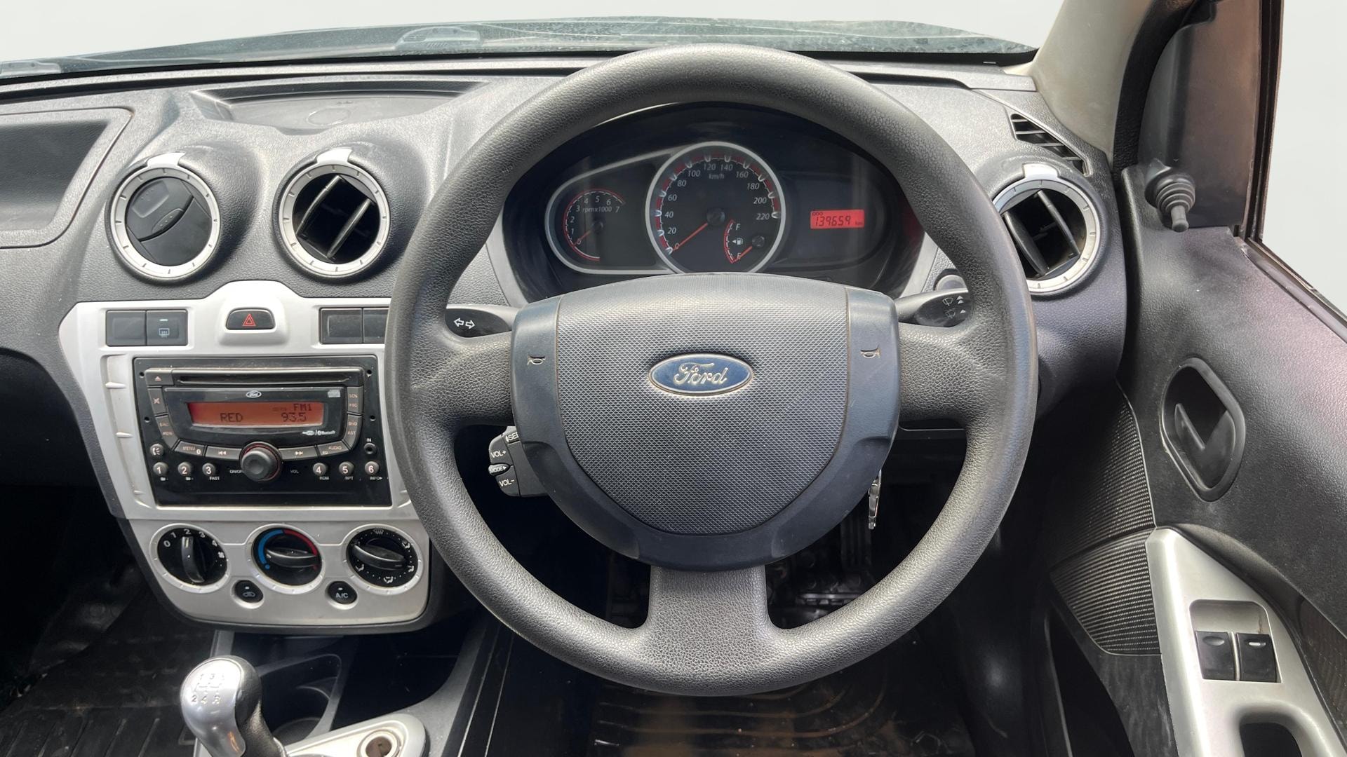 View 2013 Ford Figo 1.2P Ambiente MT BS IV Image 20 Used 2013 Ford Figo 1.2P Ambiente MT BS IV Image 20