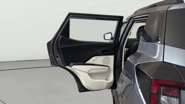 View Mahindra XUV 3XO Image 23 Used Mahindra XUV 3XO Image 23