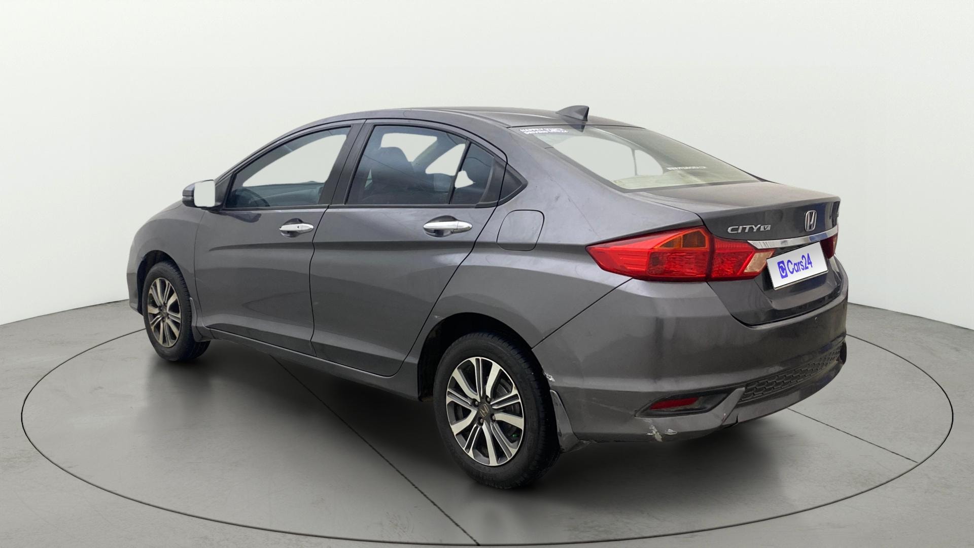 View 2017 Honda City ZX MT Diesel Anniversary Edition Image 2 Used 2017 Honda City ZX MT Diesel Anniversary Edition Image 2
