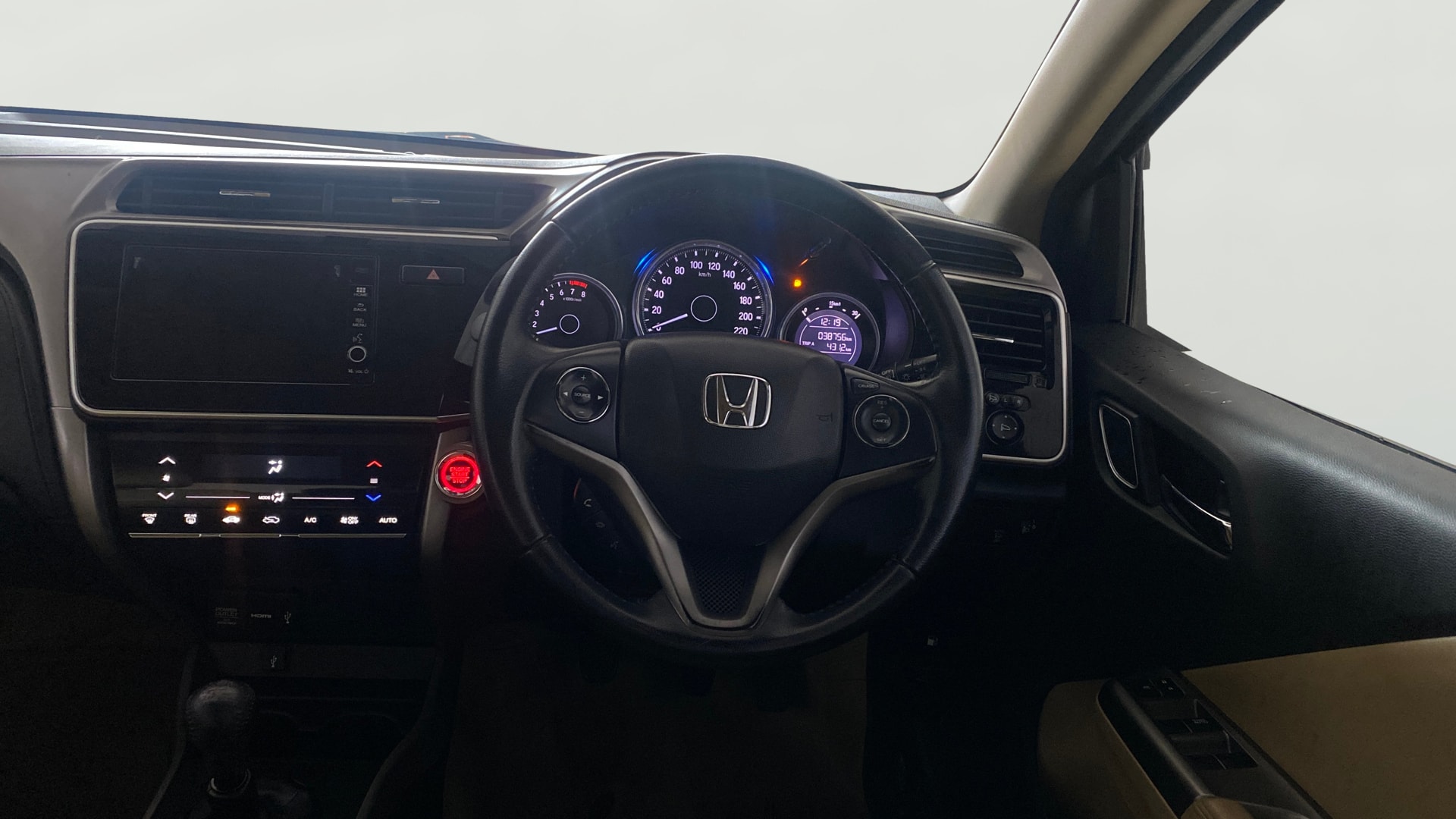View 2017 Honda City ZX MT Diesel Anniversary Edition Image 21 Used 2017 Honda City ZX MT Diesel Anniversary Edition Image 21