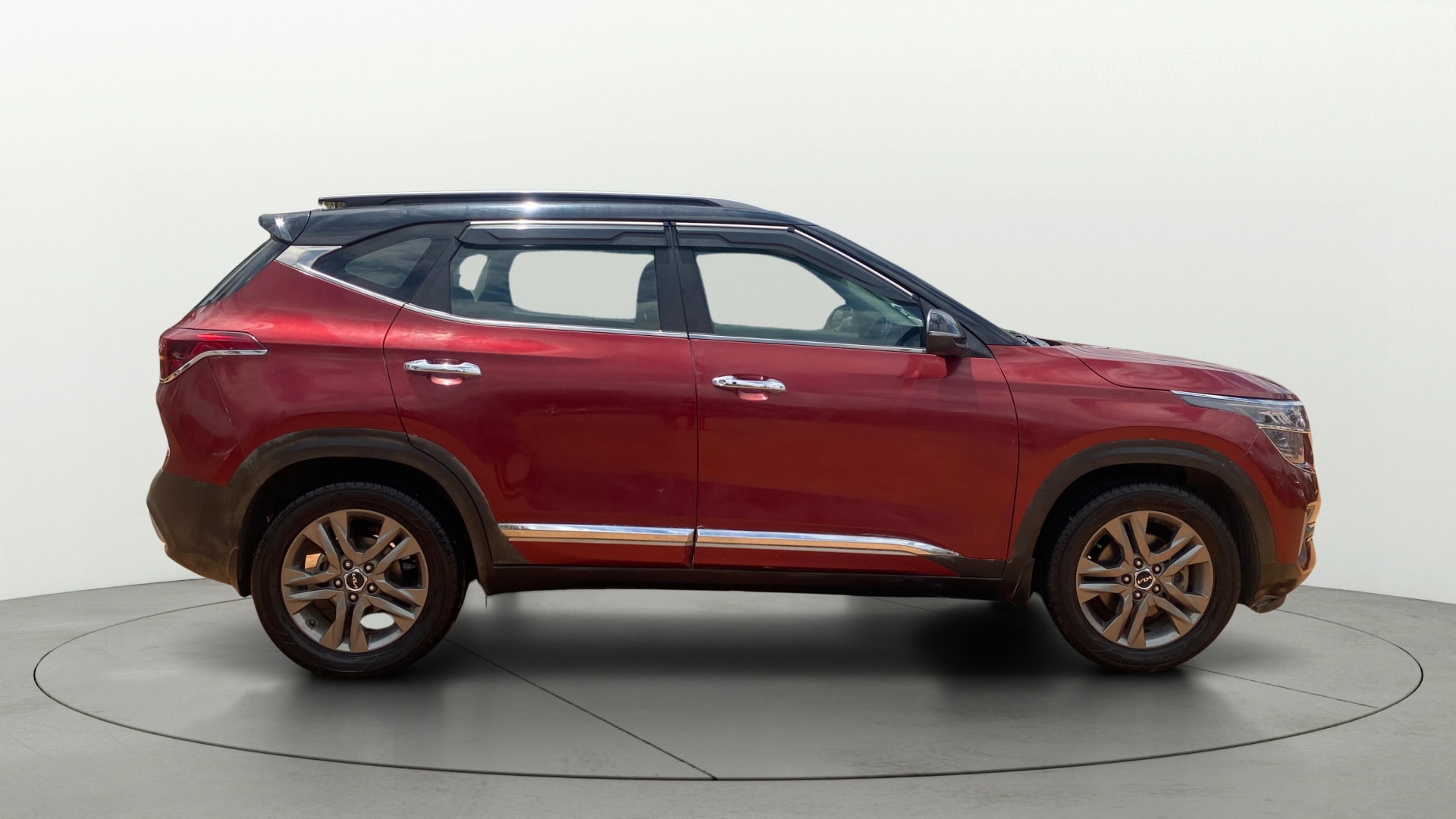 View 2023 Kia Seltos HTX Plus Diesel Dual Tone Image 9 Used 2023 Kia Seltos HTX Plus Diesel Dual Tone Image 9