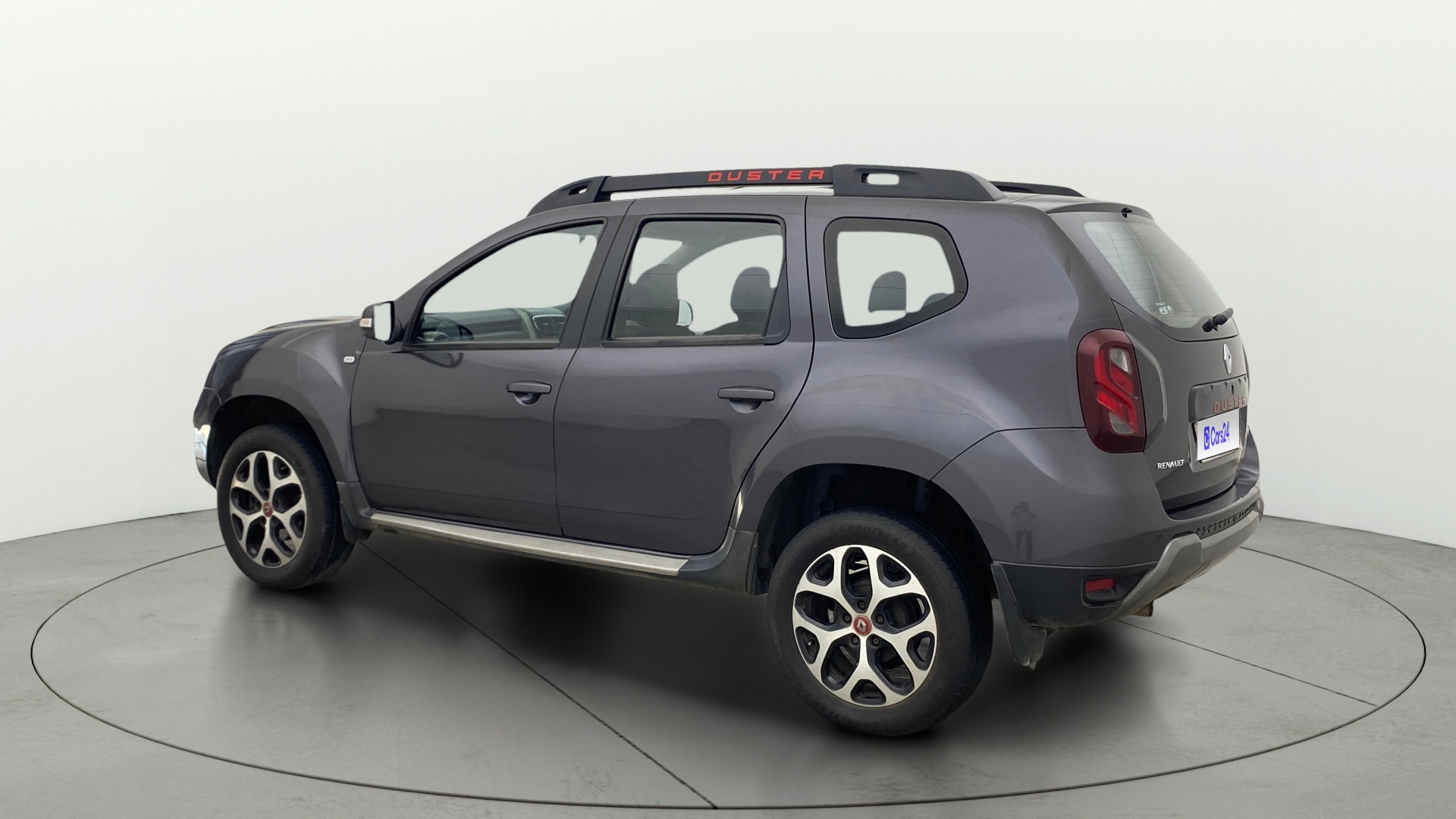 View 2021 Renault Duster 1.3L Turbo Petrol RXZ Image 2 Used 2021 Renault Duster 1.3L Turbo Petrol RXZ Image 2