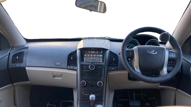 View Mahindra XUV500 Image 17 Used Mahindra XUV500 Image 17