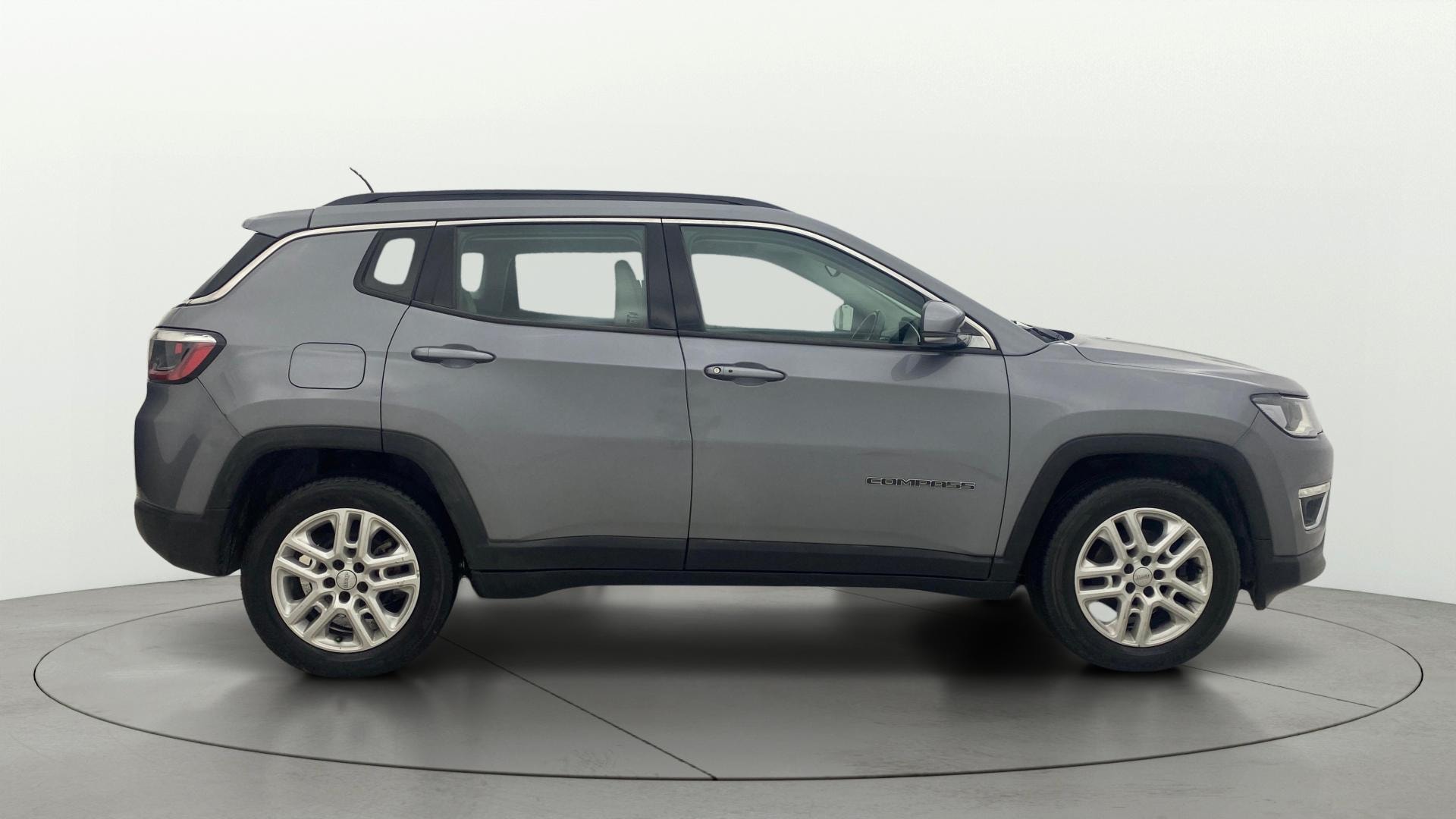 View 2019 Jeep Compass Limited 4X4 2.0 Diesel BS IV Image 8 Used 2019 Jeep Compass Limited 4X4 2.0 Diesel BS IV Image 8