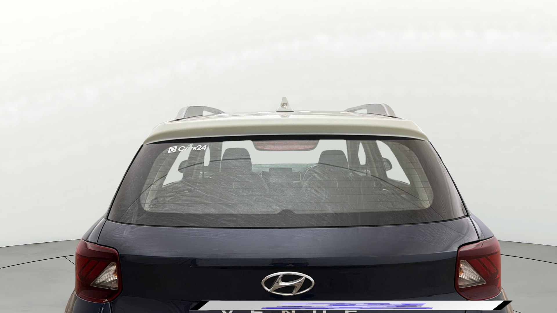 View 2019 Hyundai Venue SX Plus 1.0 Petrol AT Dual Tone Image 5 Used 2019 Hyundai Venue SX Plus 1.0 Petrol AT Dual Tone Image 5