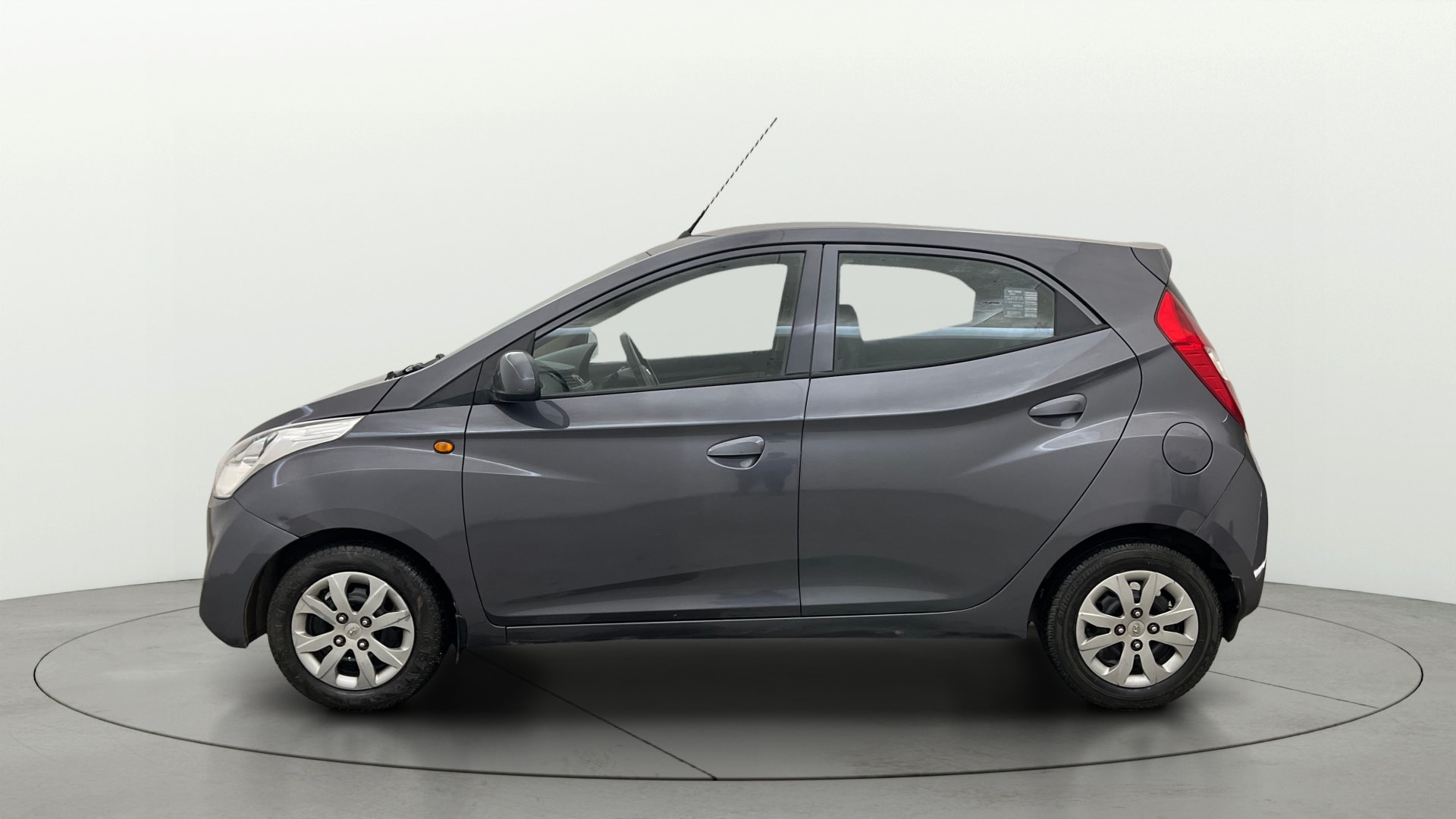 View 2015 Hyundai EON Sportz Image 5 Used 2015 Hyundai EON Sportz Image 5