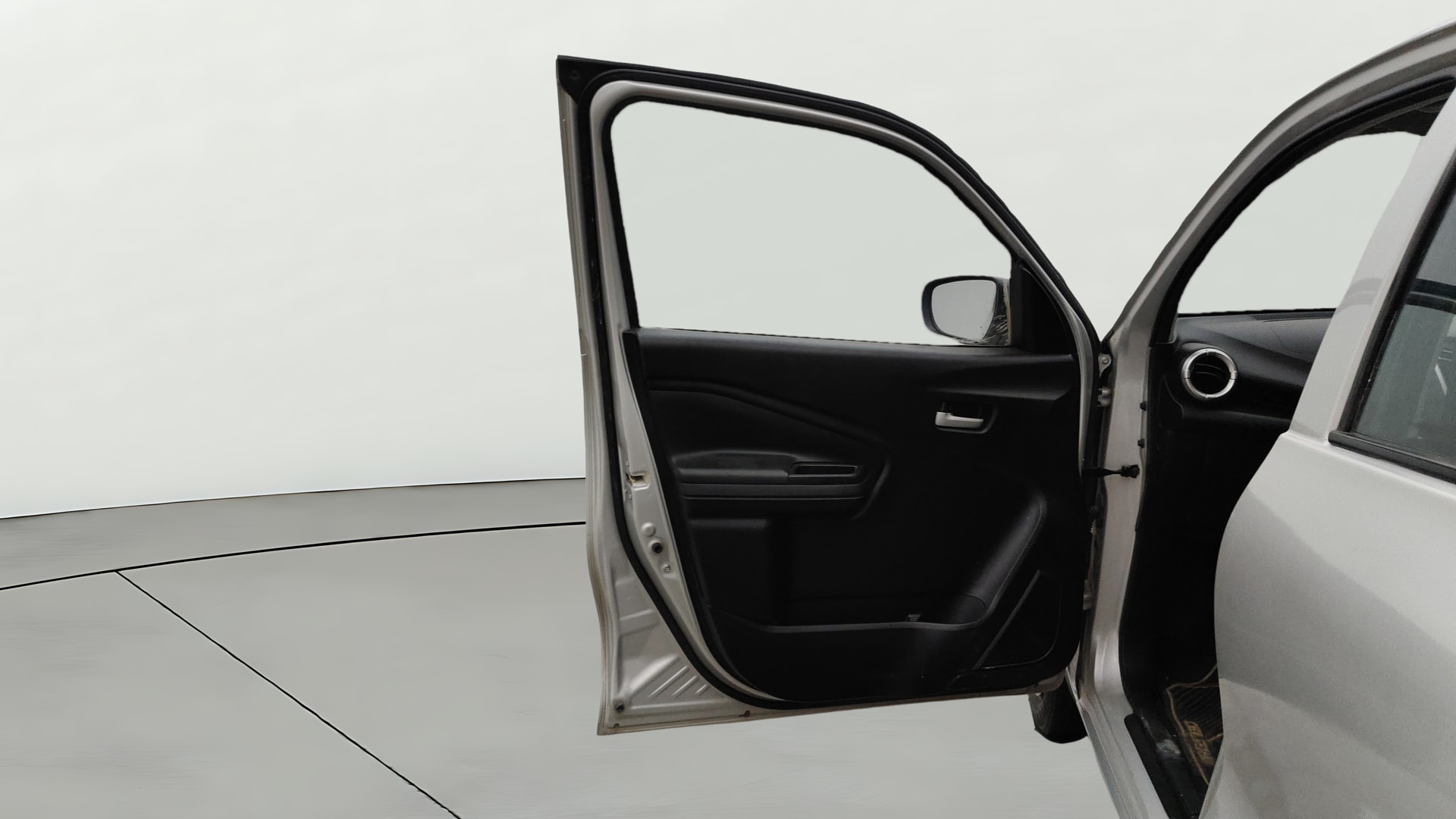 View 2022 Maruti Suzuki 1000 Base Variant Image 30 Used 2022 Maruti Suzuki 1000 Base Variant Image 30