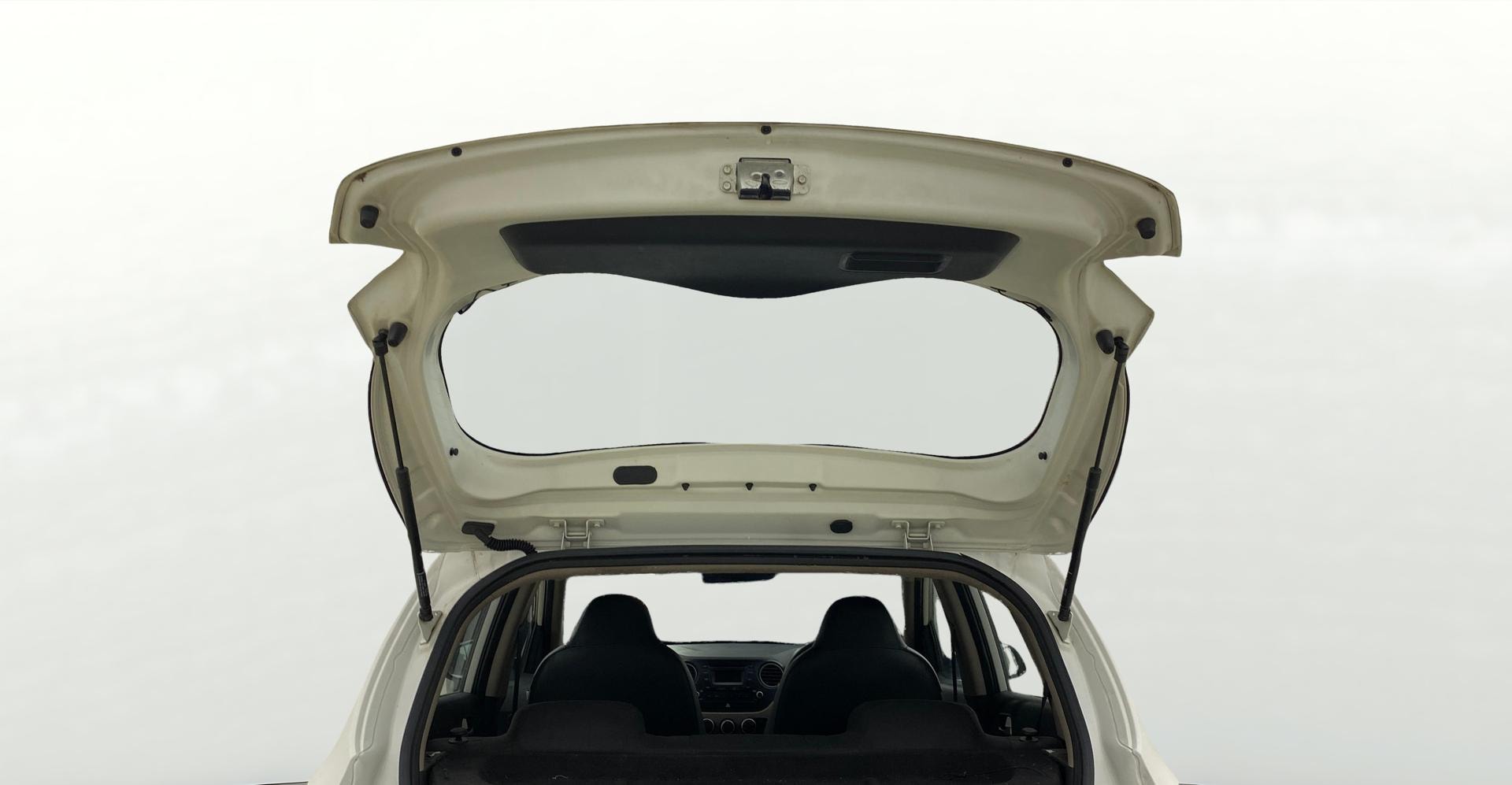 View 2015 Hyundai Grand i10 Sportz 1.2 Kappa Image 29 Used 2015 Hyundai Grand i10 Sportz 1.2 Kappa Image 29