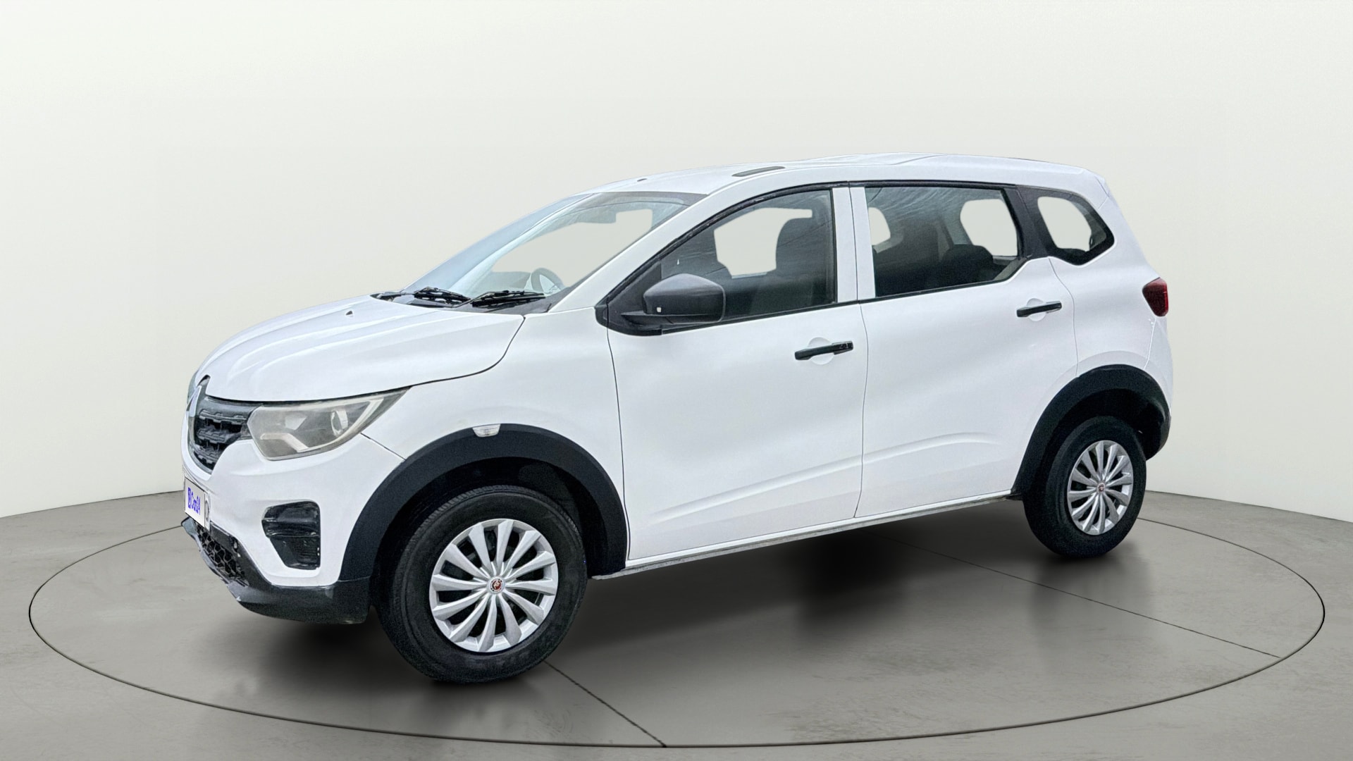 View 2025 Renault Triber RXE Image 36 Used 2025 Renault Triber RXE Image 36
