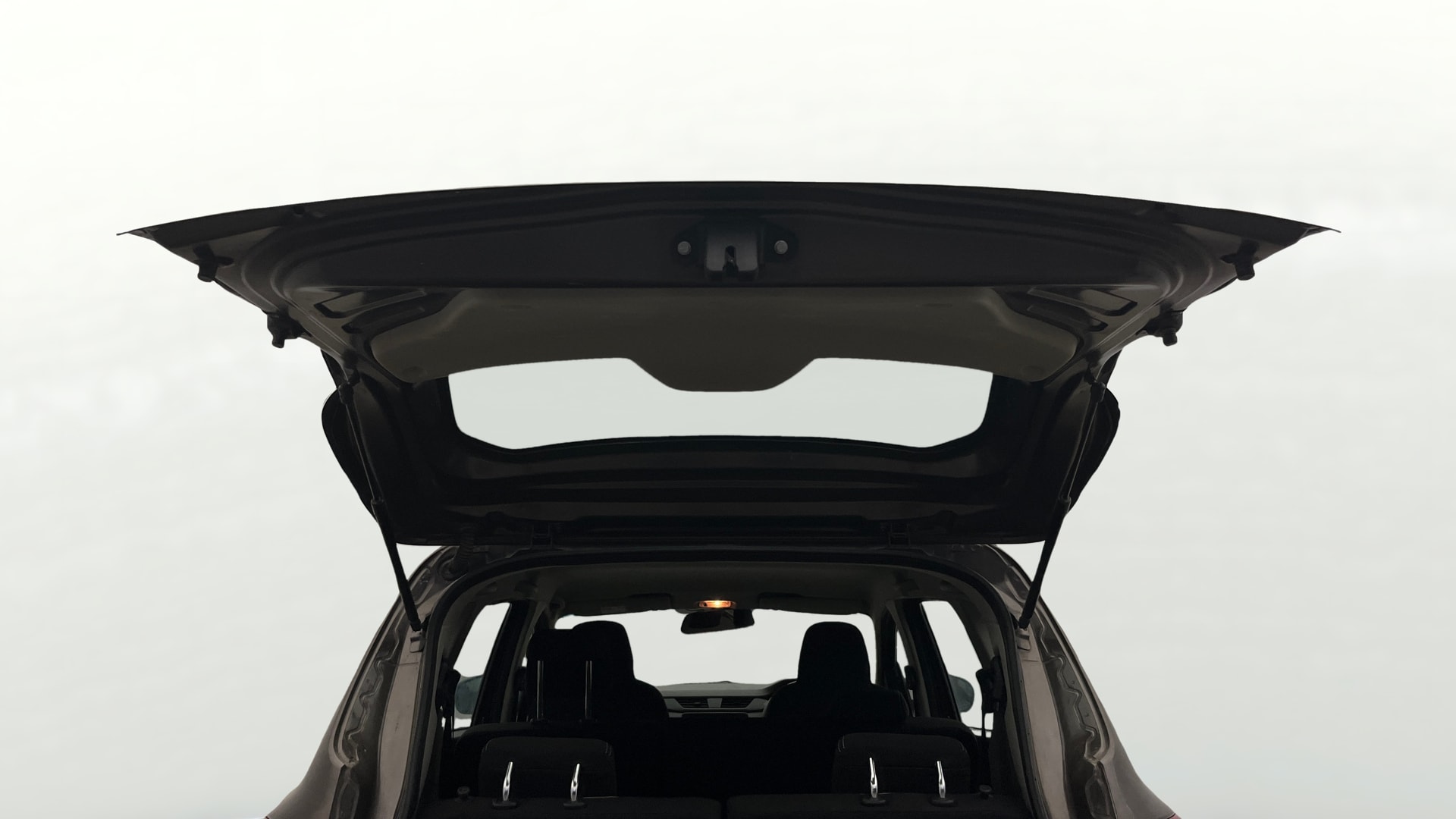 View 2022 Renault Triber RXT Image 17 Used 2022 Renault Triber RXT Image 17